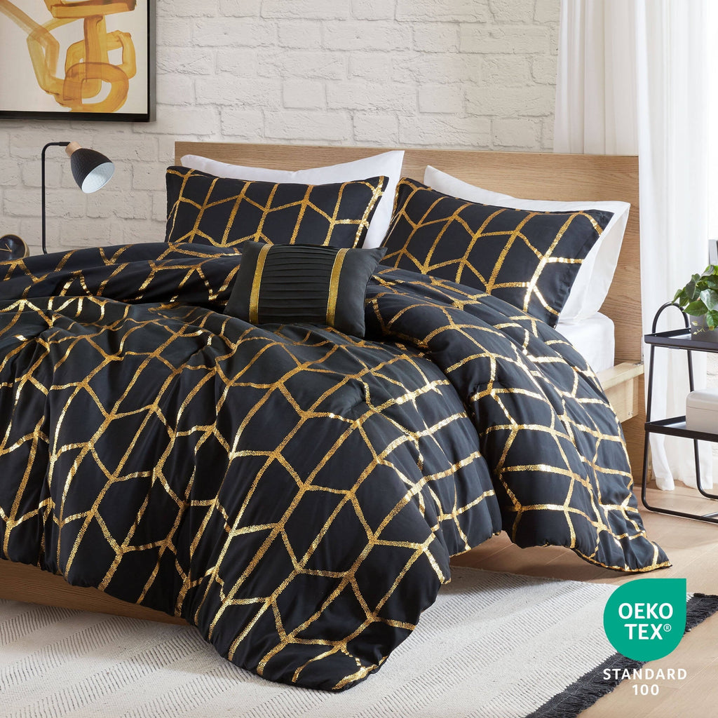 Hypoallergenic Cloud Full/Queen Size Comforter Set, 4-Piece Bedding Set for All Seasons, Geometric Metallic Comforter Bed Set with Decor P... - All-Season Down Alternative Comforter Insert Detail