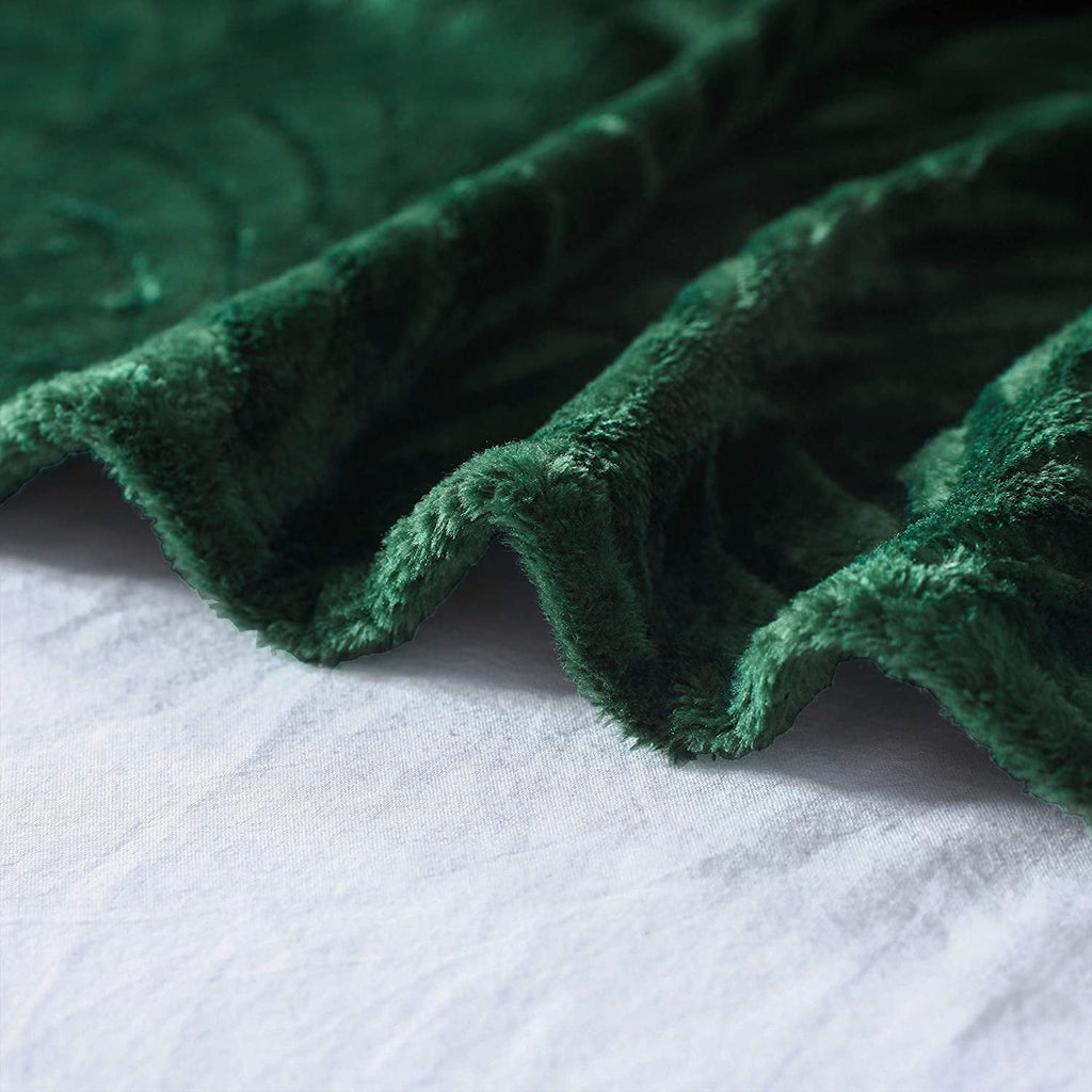 Decorative Knitted Fleece Throw Blanket for Couch, Soft Fluffy Sofa Bed Blanket with Vintage Pattern for All Season, Warm and Lightweigh... - Lightweight Plush Warm Blanket for All Seasons Detail
