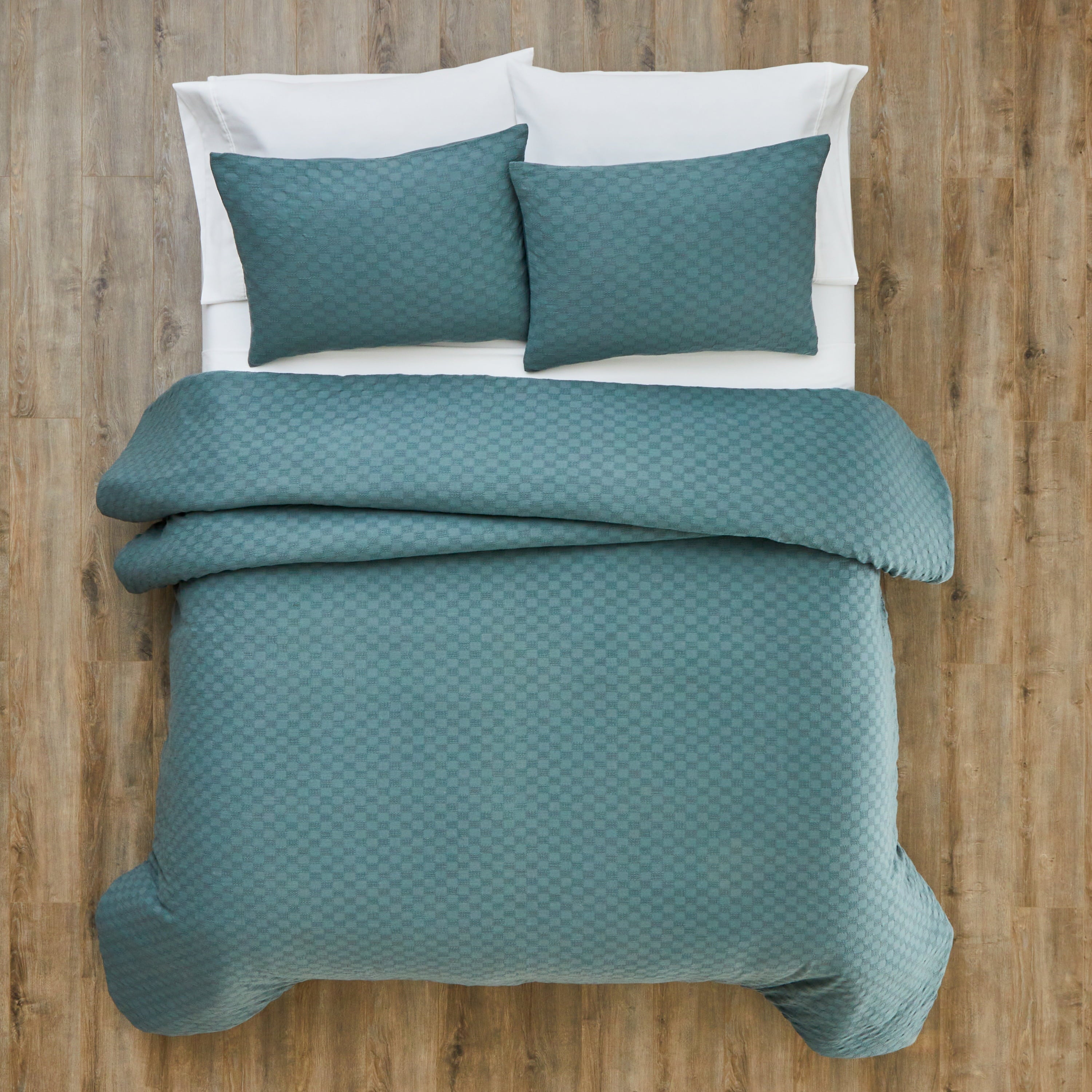 Luxurious Quilted Full/Queen Comforter Set, All-Season, 3-Piece, Nimbus Blue Block Weave - Cloud-Like Soft Lightweight Bed Comforter Detail