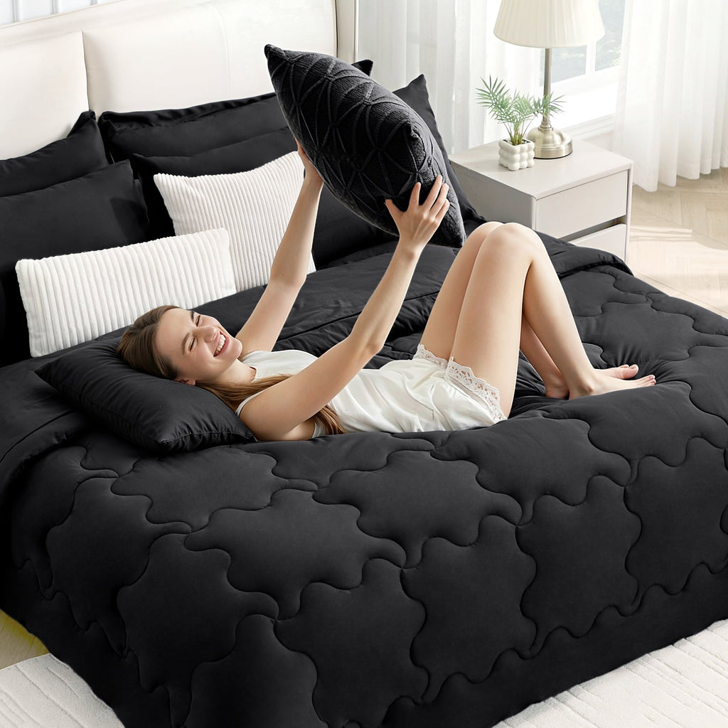 All-Season 7 Pieces Comforter Set Full，Bed in A bag，All Seasons Bedding sets with Comforter,Fitted Sheet,Flat Sheet,Pillowcases ... - Cloud-Like Soft Lightweight Bed Comforter Detail