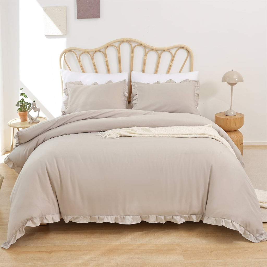 Luxurious Quilted Queen Comforter Set For Adult, 3 Piece Ruffle Oatmeal Comforter Sets All Season - Hypoallergenic Ultra-Fluffy Quilt for Winter Detail