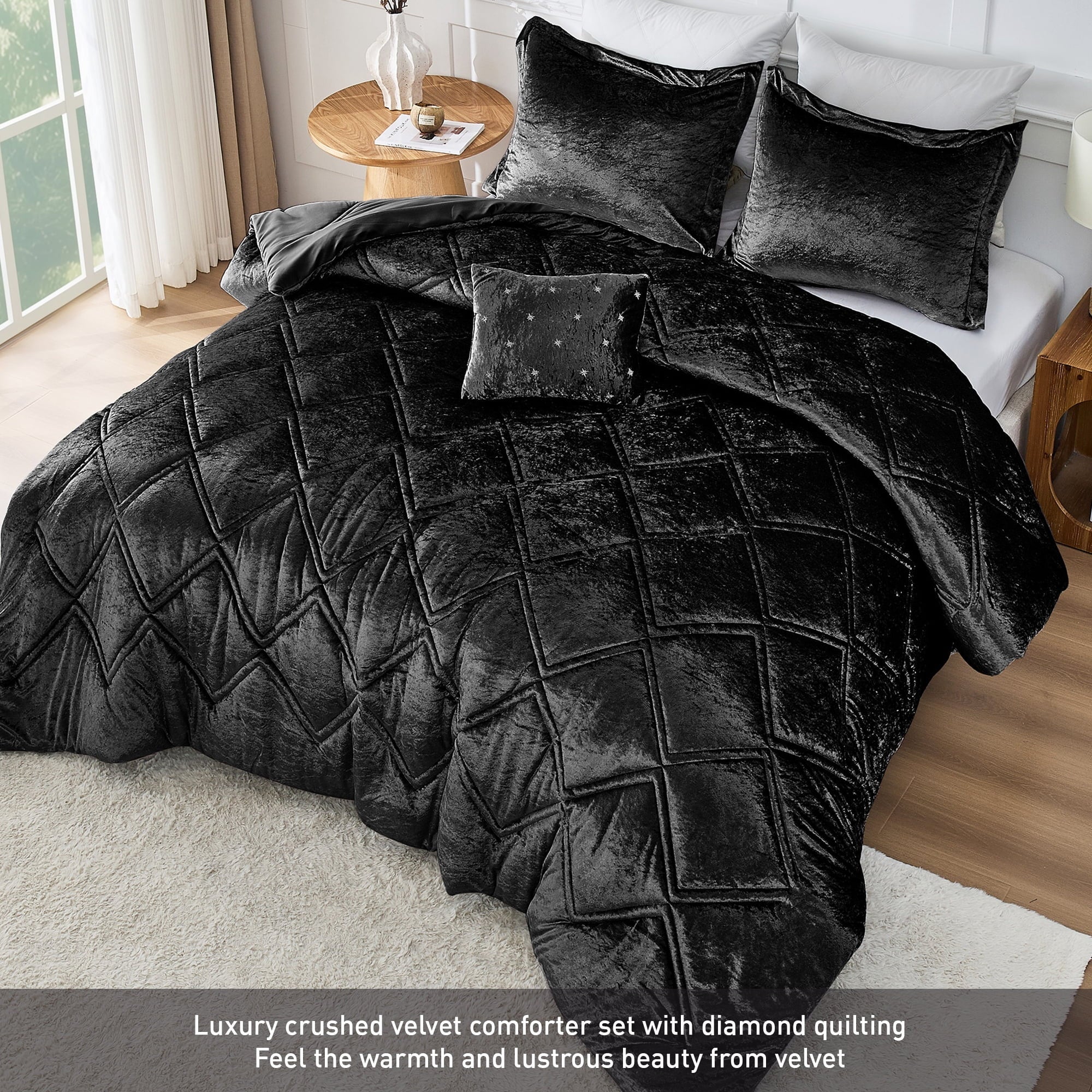 Fluffy Down Alternative King/Cal King Size Comforter Sets, Velvet Bedding Comforter Set for All Seasons, Black Bedding Set with Decor Pillow - Hypoallergenic Ultra-Fluffy Quilt for Winter Detail