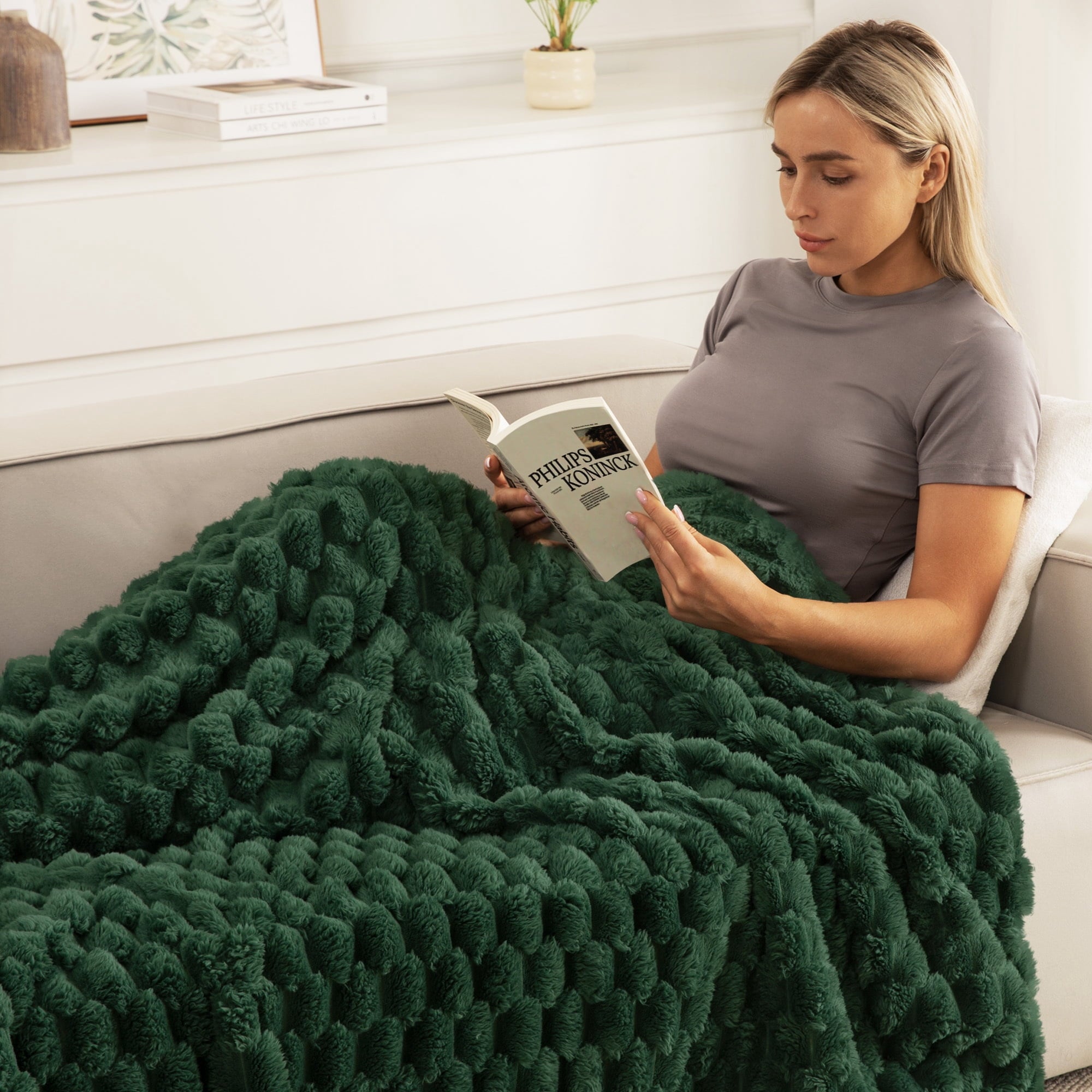 Lightweight Warm 50"x60" Throw Blanket for Couch with Expanded 3D-Jacquard Pattern, Fuzzy Soft Cozy Exquisite Blankets or All Season, ... - Super Soft Reversible Sherpa Flannel Blanket Detail
