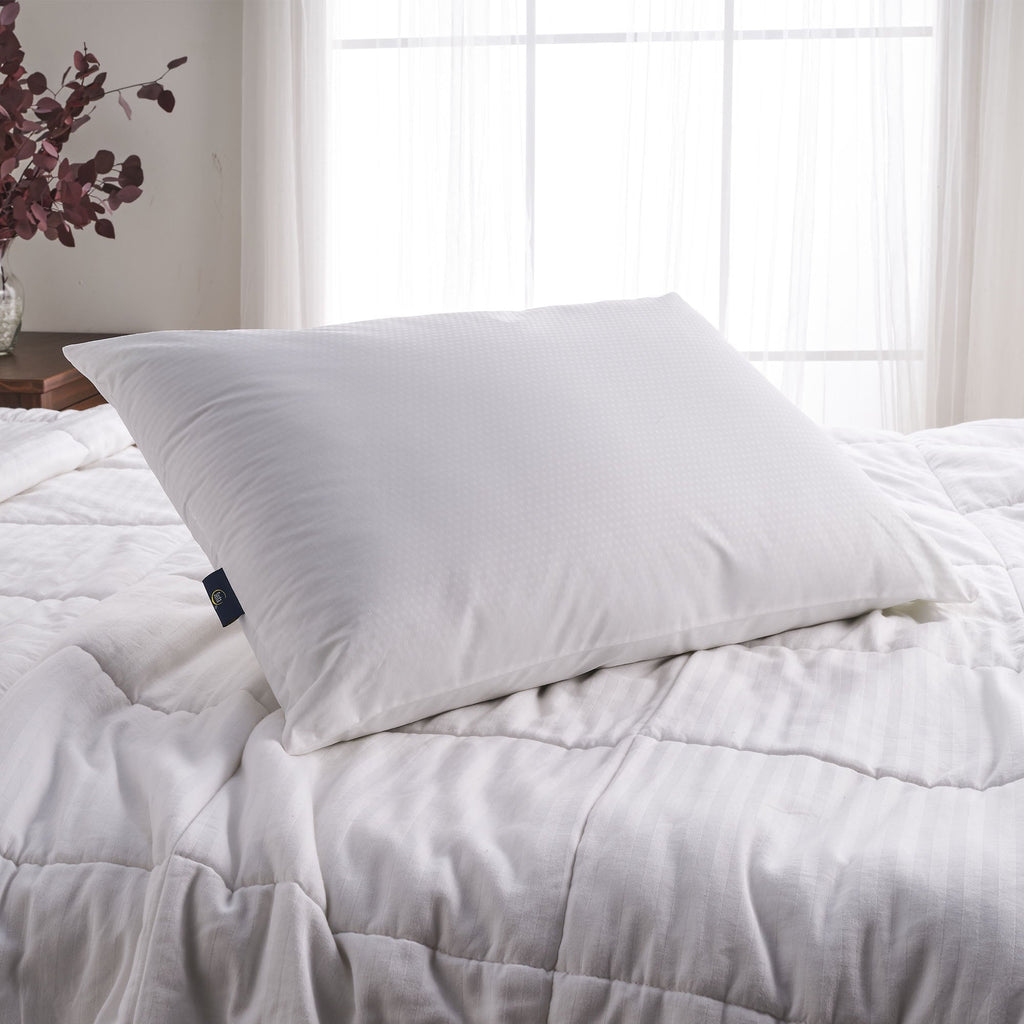 Hotel Collection Cooling Pillow - 2 Pack - Ergonomic Memory Foam Pillow for Neck Pain Support Detail