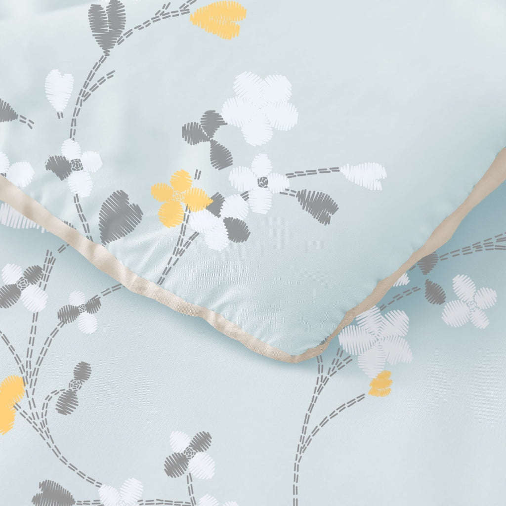 Hypoallergenic Cloud 3-Piece Floral King Size Comforter Set, Microfiber Bedding Down Alternative Comforter for All Seasons with 2 Pillow S... - Hypoallergenic Ultra-Fluffy Quilt for Winter Detail