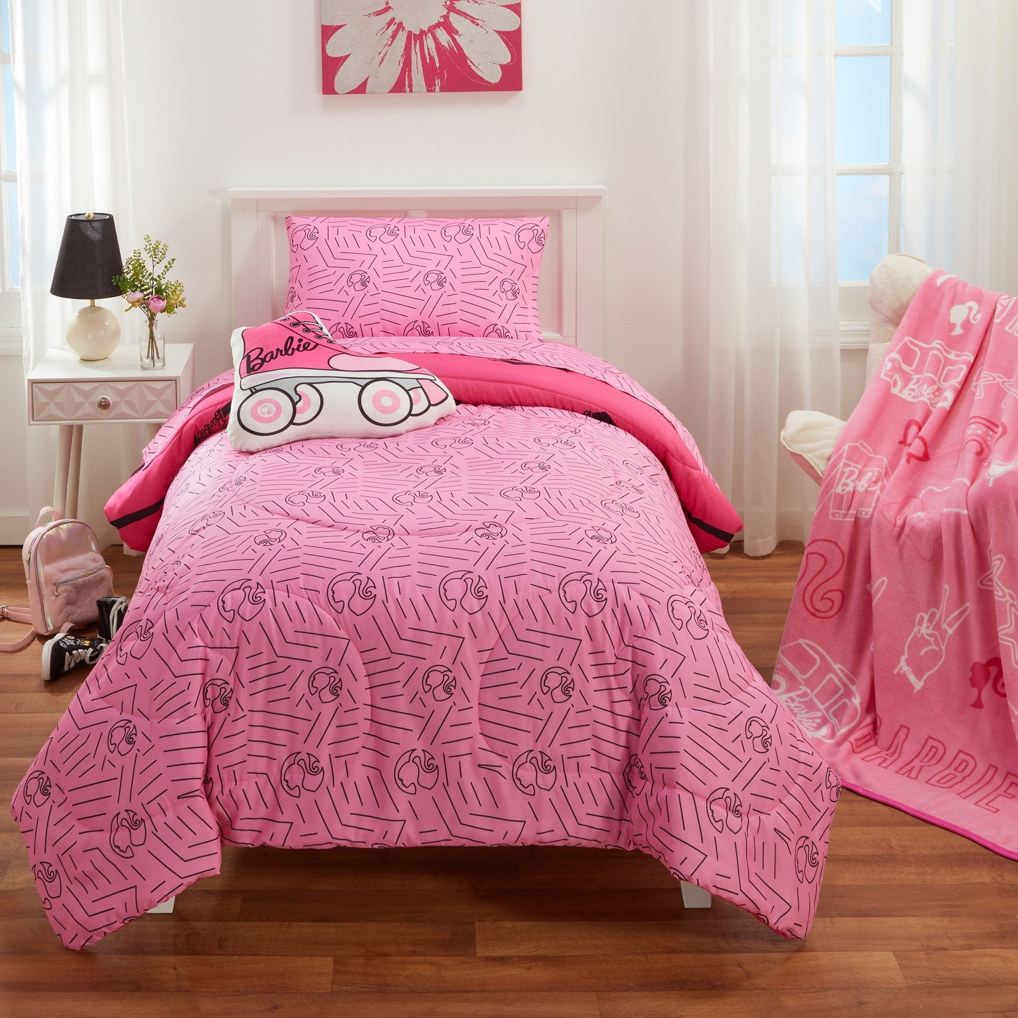 All-Season Kids 2 Piece Pink Black Chevron Reversible Comforter and Pillowcase set, Twin/full - Cloud-Like Soft Lightweight Bed Comforter Detail