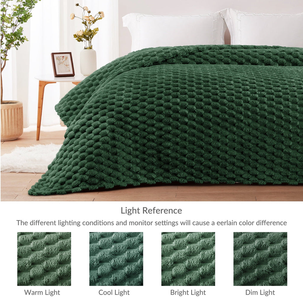 Lightweight Warm 50"x60" Throw Blanket for Couch with Expanded 3D-Jacquard Pattern, Fuzzy Soft Cozy Exquisite Blankets or All Season, ... - Super Soft Reversible Sherpa Flannel Blanket Detail