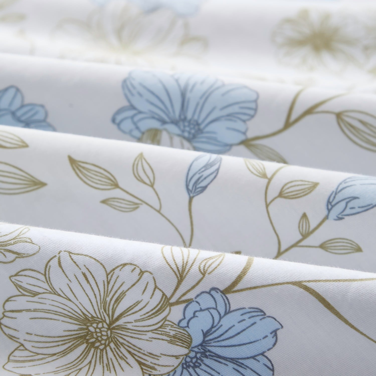 Luxurious Quilted Cotton Comforter Sets Queen Size, 3 Pieces Botanical Blue Floral Reversible Bedding Sets for Adults All Season - Hypoallergenic Ultra-Fluffy Quilt for Winter Detail
