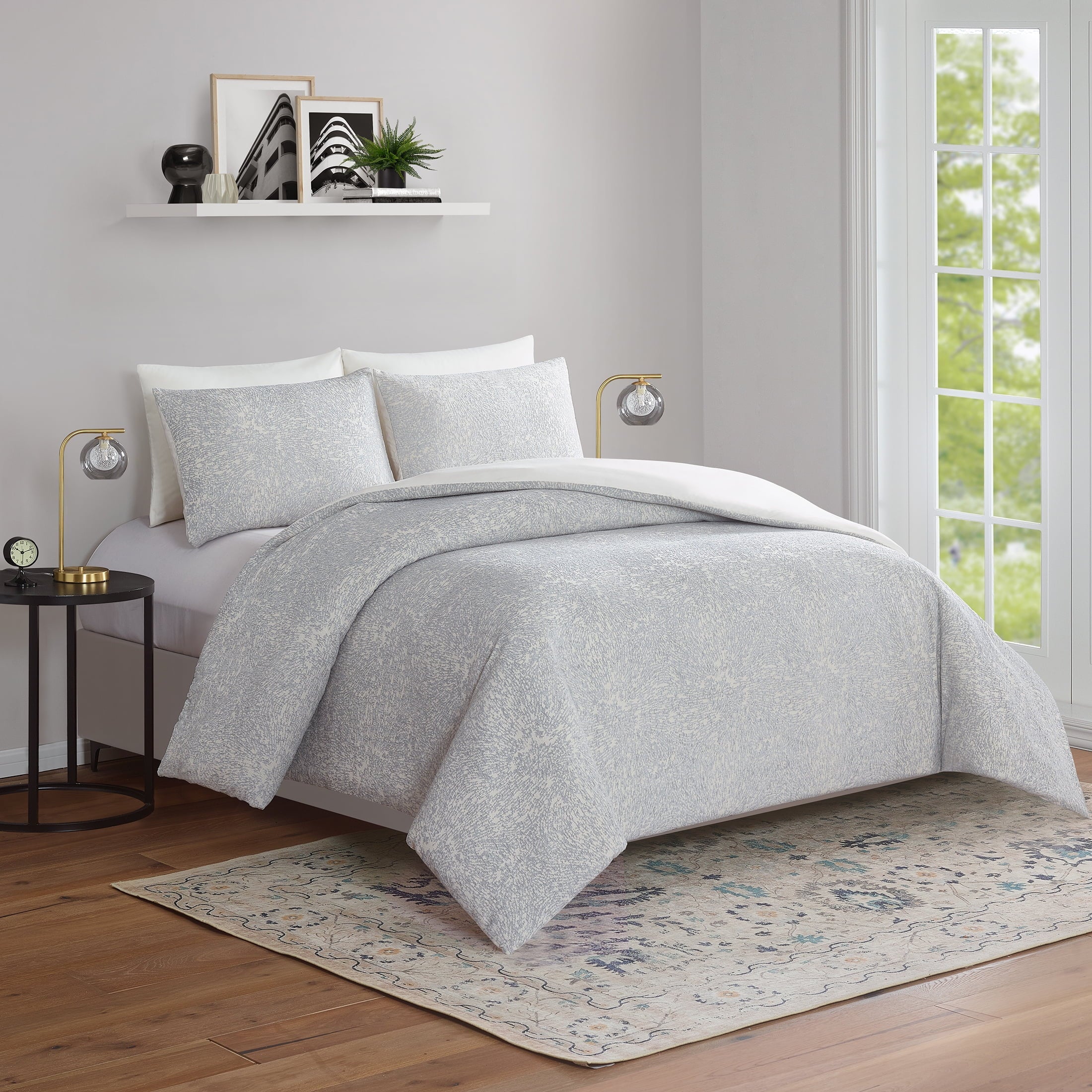 Luxurious Quilted Better Homes & Garden Grey Chenille 3-Piece Comforter Set, Full/Queen, All Ages - All-Season Down Alternative Comforter Insert Detail