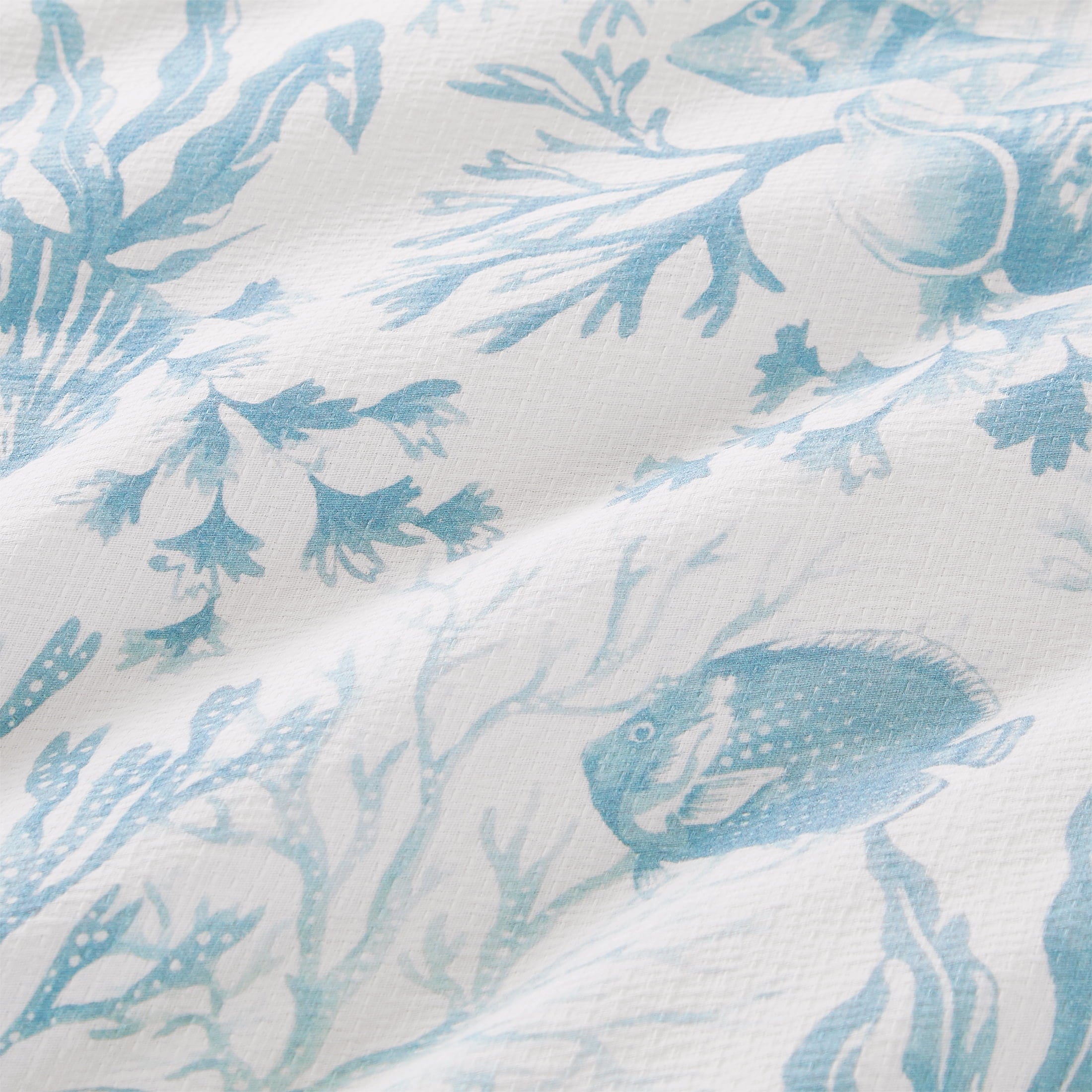 Hypoallergenic Cloud 3-Piece Lightweight 100% Cotton Blue & White Ocean Print Comforter Set, Full/Queen - Luxurious Quilted Duvet Cover Set Detail