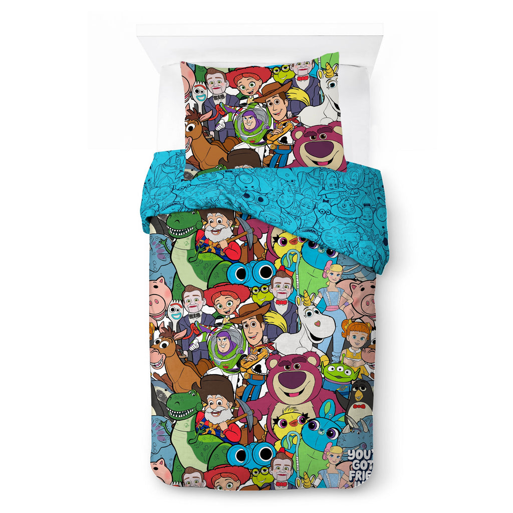 Heavyweight Warmth You've Got a Friend Reversible Comforter and Pillowcase Set, Twin/Full, Kids Bedding - All-Season Down Alternative Comforter Insert Detail