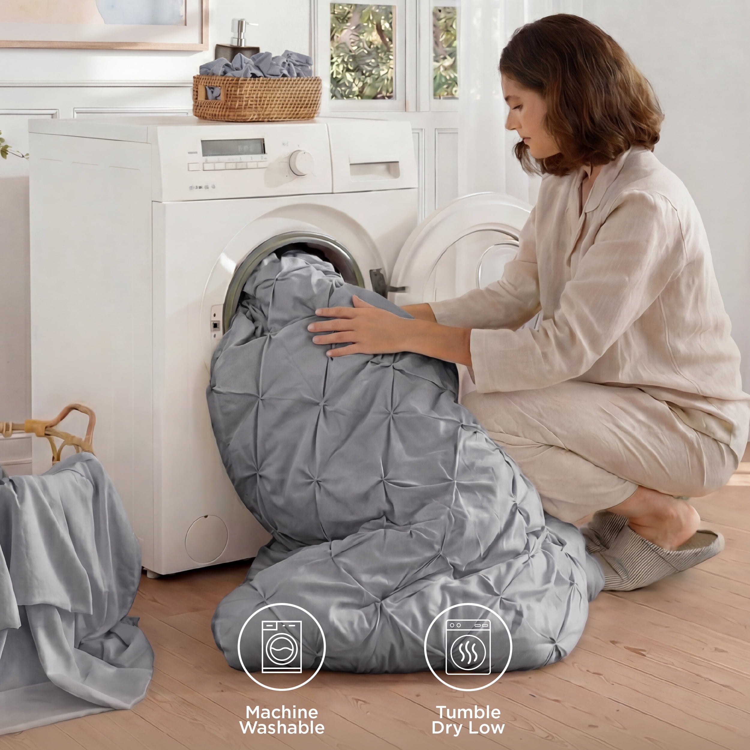 Fluffy Down Alternative Queen Comforter Set Grey, Bed in a Bag Queen Size Bedding, 7 Pieces Pinch Pleat All Season Comforter - Cloud-Like Soft Lightweight Bed Comforter Detail