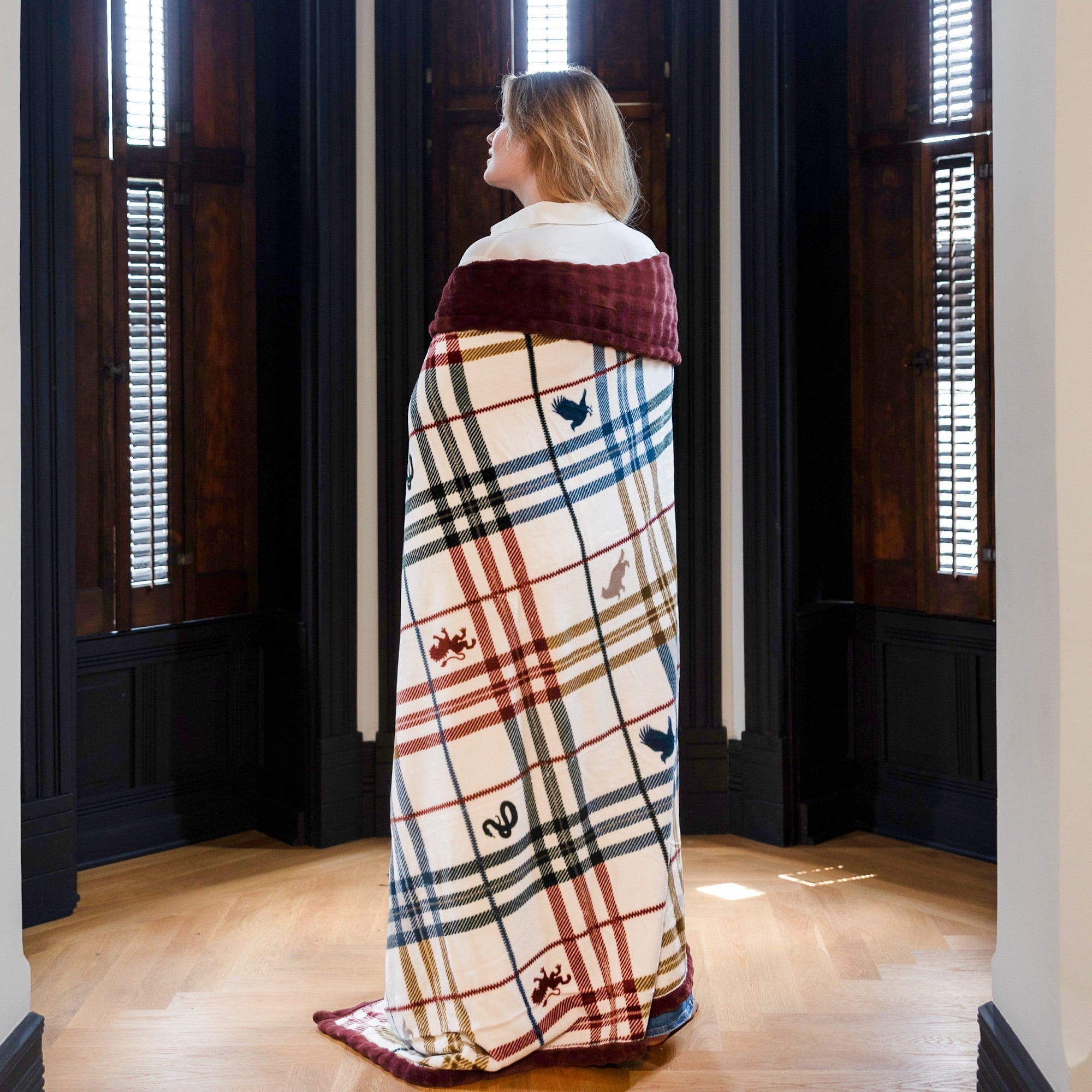Decorative Knitted Academic Plaid Tartan Crest with Faux Leather Patch and Milky Mink Reverse Throw, 60x70 inches - Luxury Knitted Decorative Throw Blanket with Fringes Detail