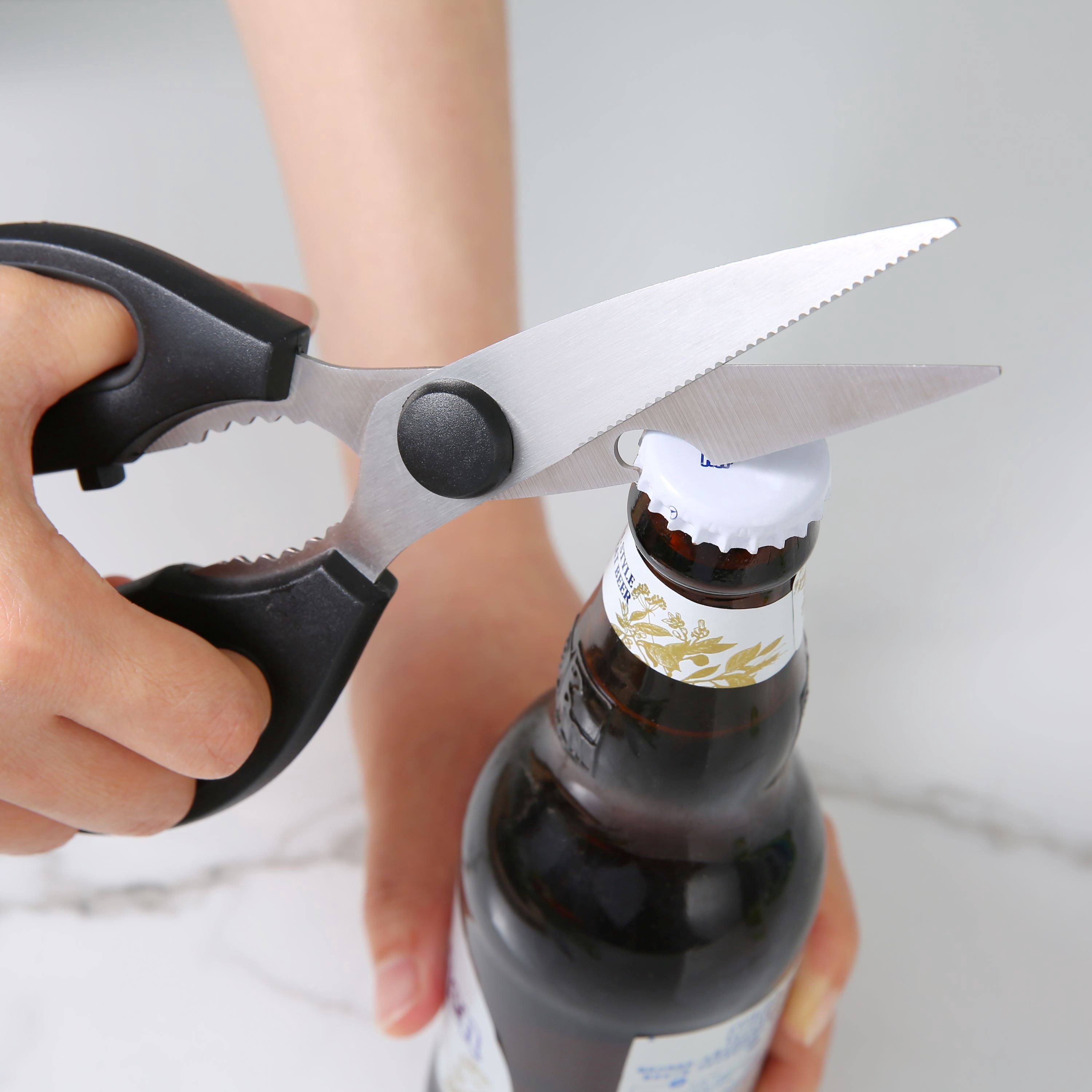 Ergonomic Manual Stainless Steel Multi-Purpose 8.6in Kitchen Shears - Innovative Kitchen Helper for Modern Cooking Detail