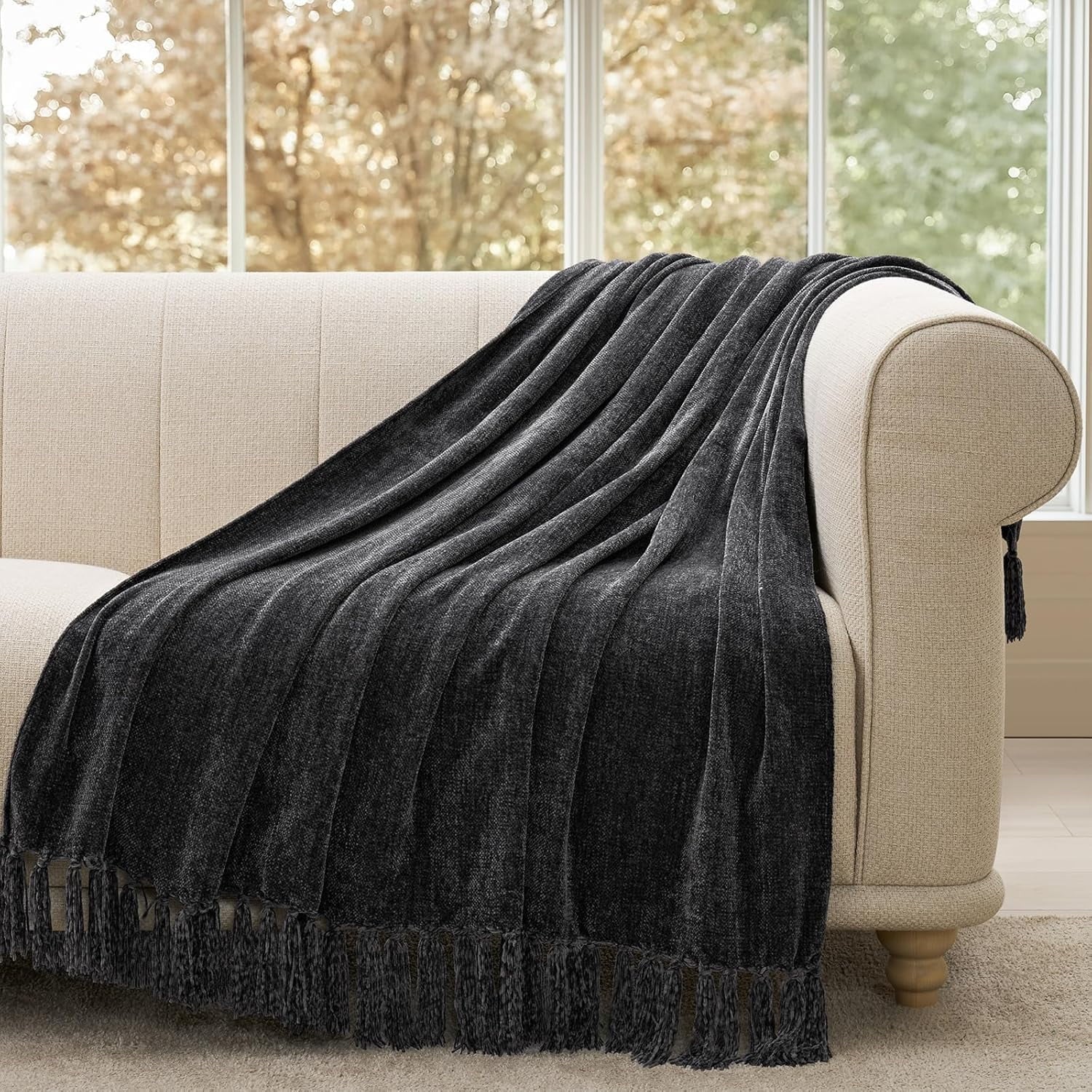 Lightweight Warm Soft Chenille Throw Blanket for Couch, Cozy Plush Fuzzy Decorative Chenille Knit Throw Blanket with Tassels, Lightwei... - Super Soft Reversible Sherpa Flannel Blanket Detail