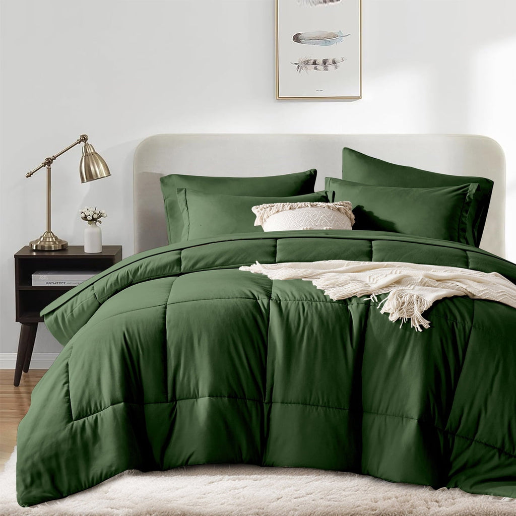 Luxurious Quilted Queen Comforter Set Forest Green Bed in a Bag Queen Size 7 Pieces Soft Bed Set Lightweight Microfiber Green Bedding C... - All-Season Down Alternative Comforter Insert Detail