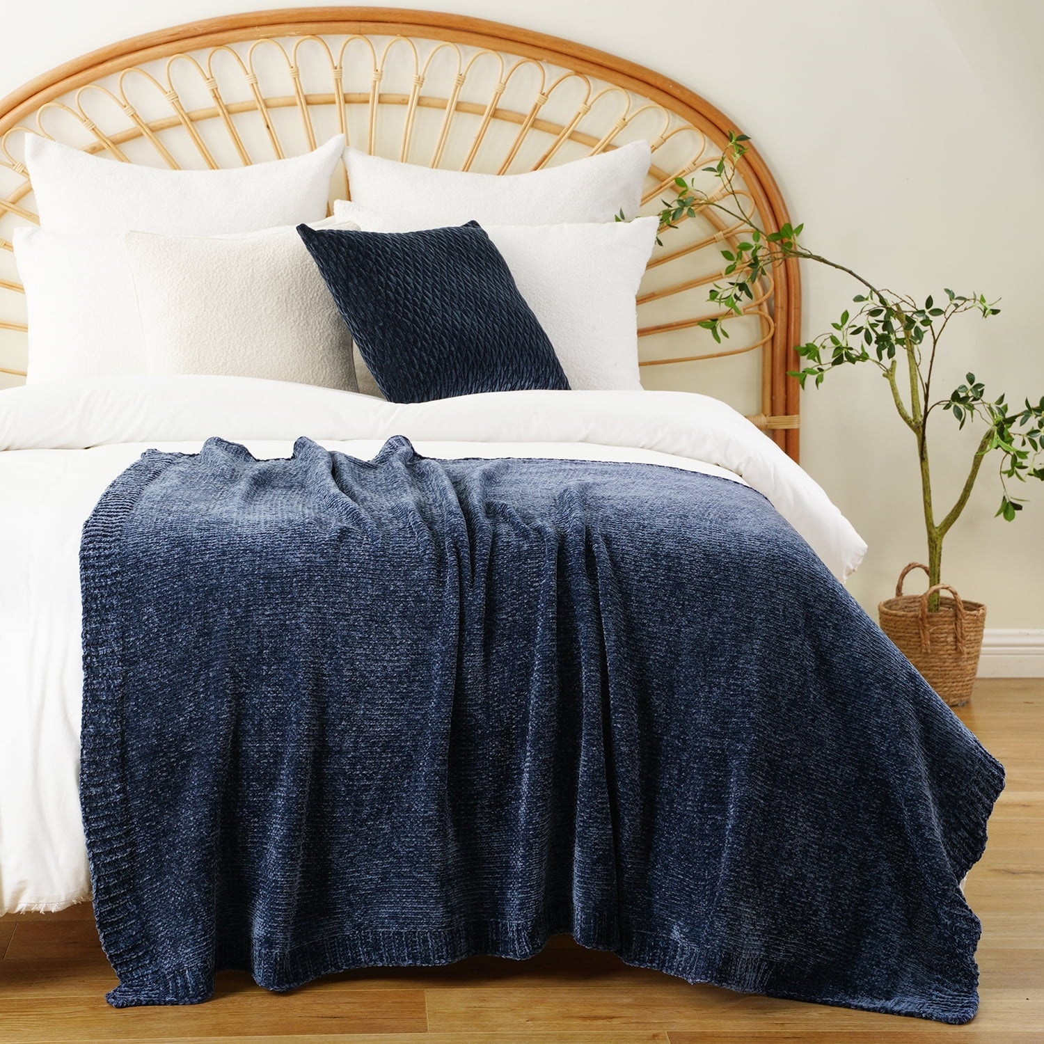 Decorative Knitted Navy Blue Chenille Throw for Couch Bed,Soft Navy Knit Blanket, Housewarming Gifts, 51"x 67" - Cozy Fleece Throw Blanket for Couch & Bed Detail
