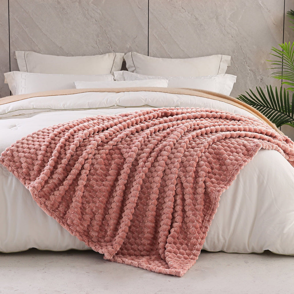 Cozy Fleece Large Soft Fleece Throw Blanket, 50"x70" Stylish Jacquard Throw Blanket for Couch, Cozy, Warm, Lightweight Dusty Pink... - Super Soft Reversible Sherpa Flannel Blanket Detail