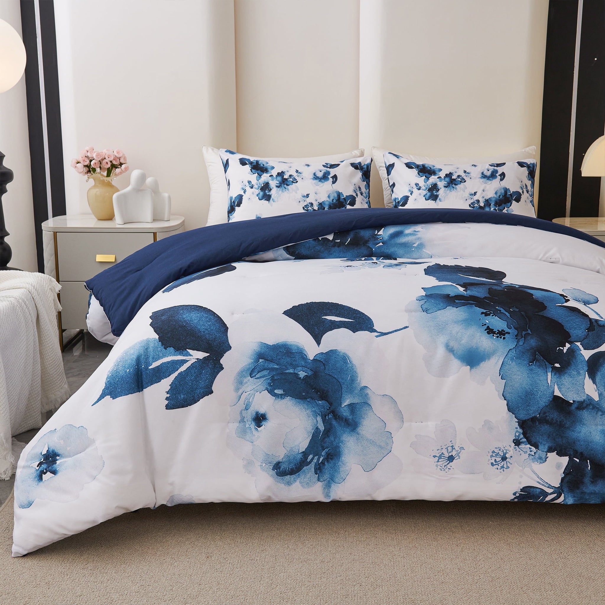 All-Season 3 Pieces Blue and White Floral Comforter Set King Size, Flower Bedding with Watercolor Flowers Pattern for Women, Rev... - Cloud-Like Soft Lightweight Bed Comforter Detail
