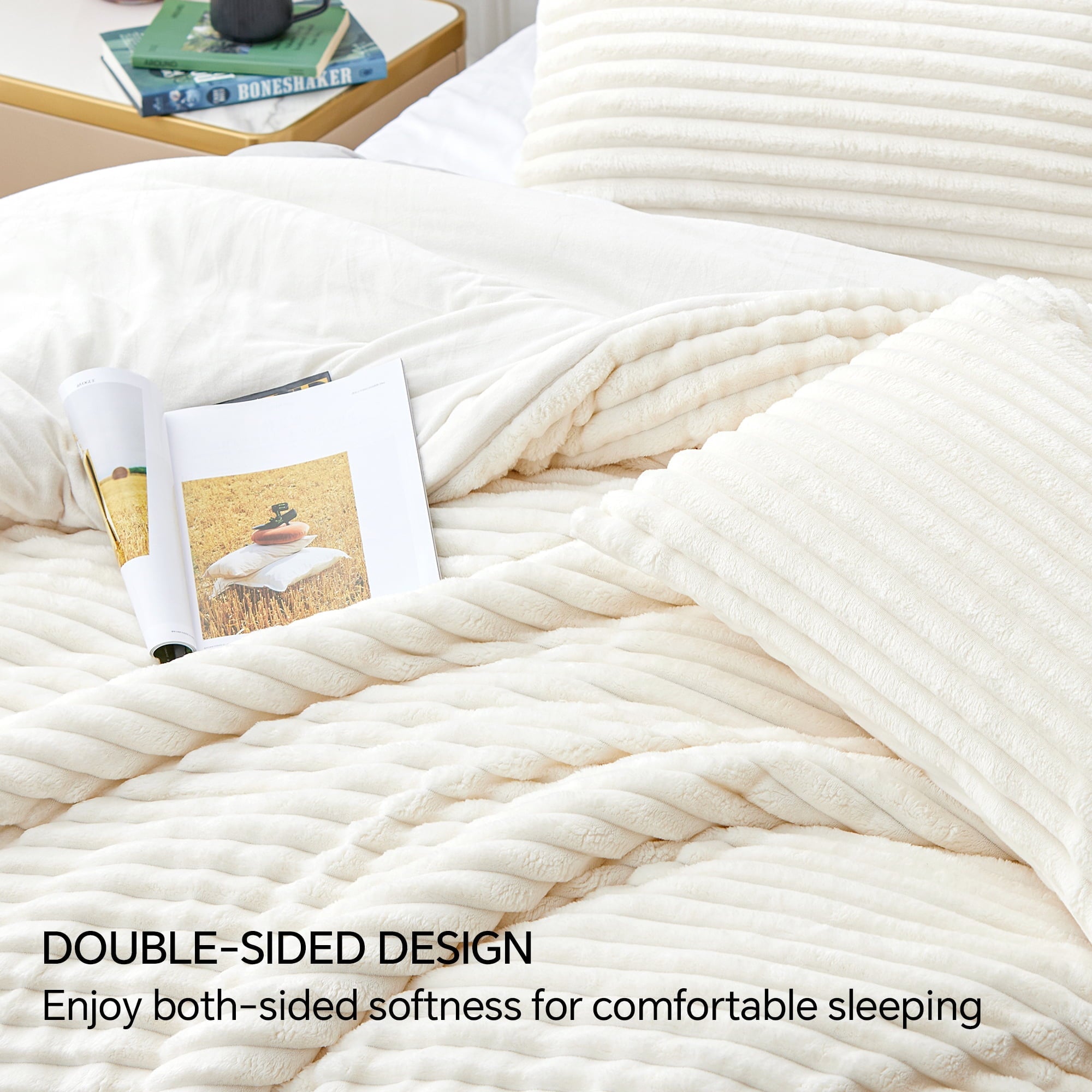 Hypoallergenic Cloud Fleece Queen Comforter Set -Super Soft & Warm Fluffy White Bedding, Luxury Fuzzy Heavy Bed Set for Winter with 2 Pill... - All-Season Down Alternative Comforter Insert Detail