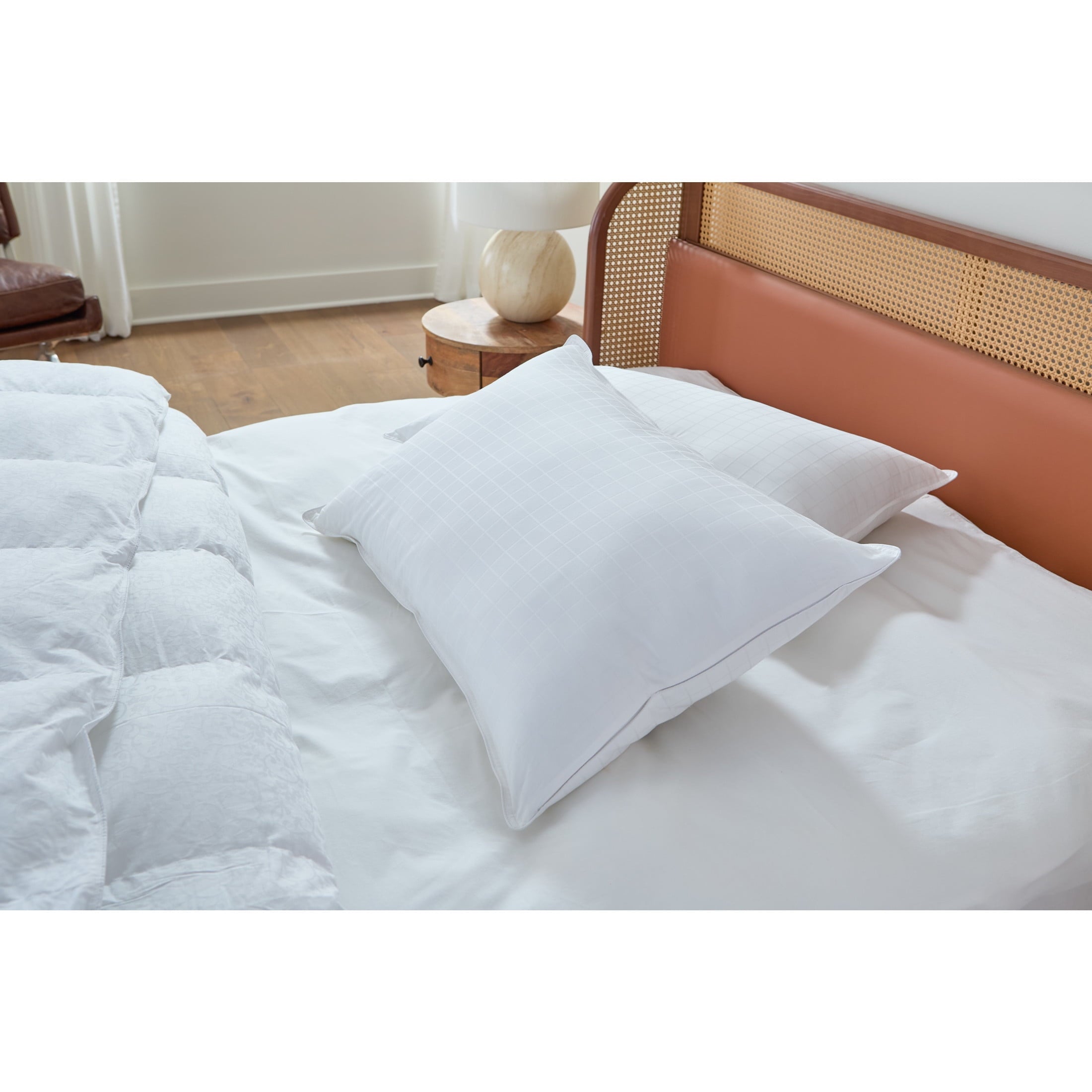 Ergonomic Memory Foam Bed Pillows, 2-pack, Jumbo - Ergonomic Memory Foam Pillow for Neck Pain Support Detail