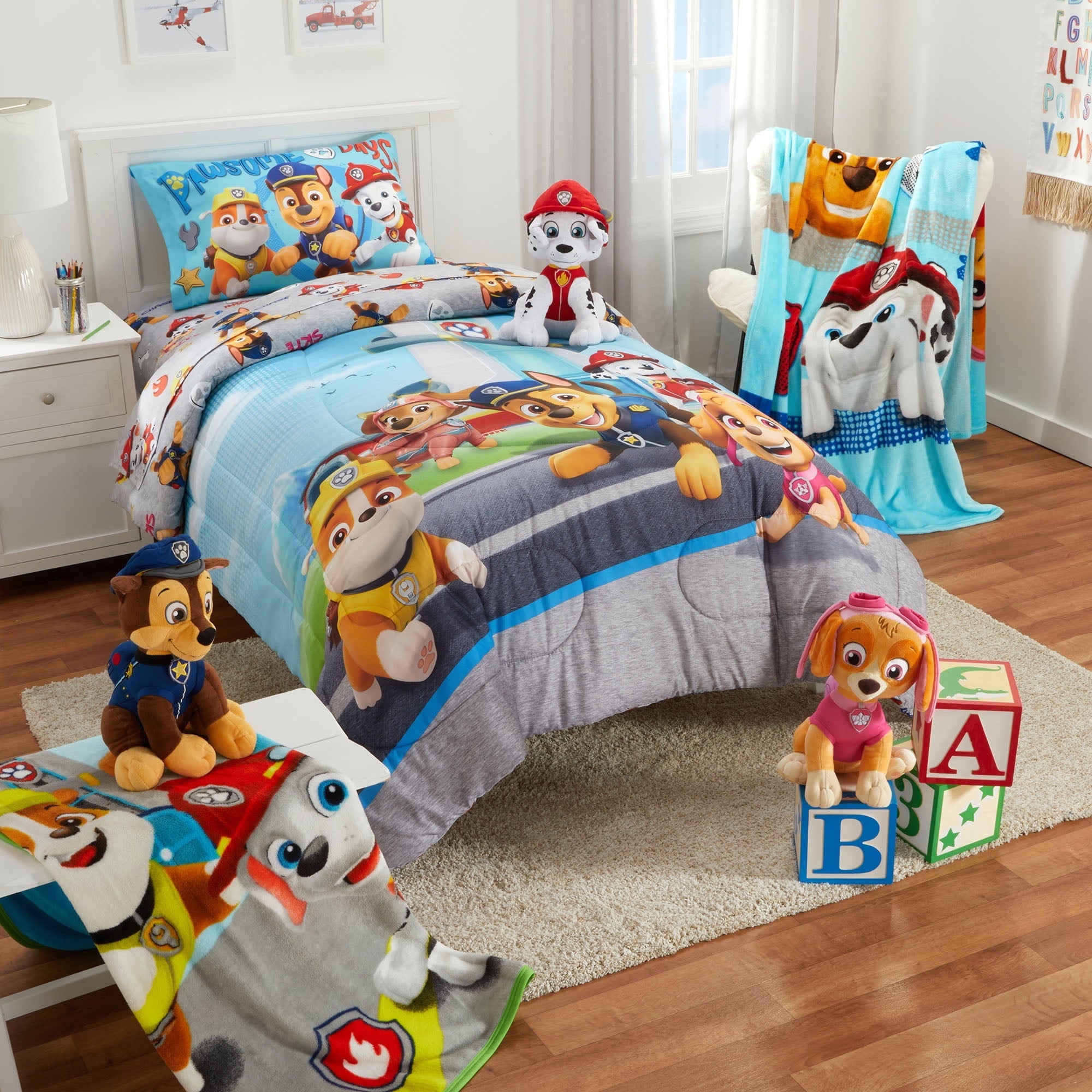 Cozy Fleece Kids Coral Fleece Throw, 46 x60 - Cozy Fleece Throw Blanket for Couch & Bed Detail
