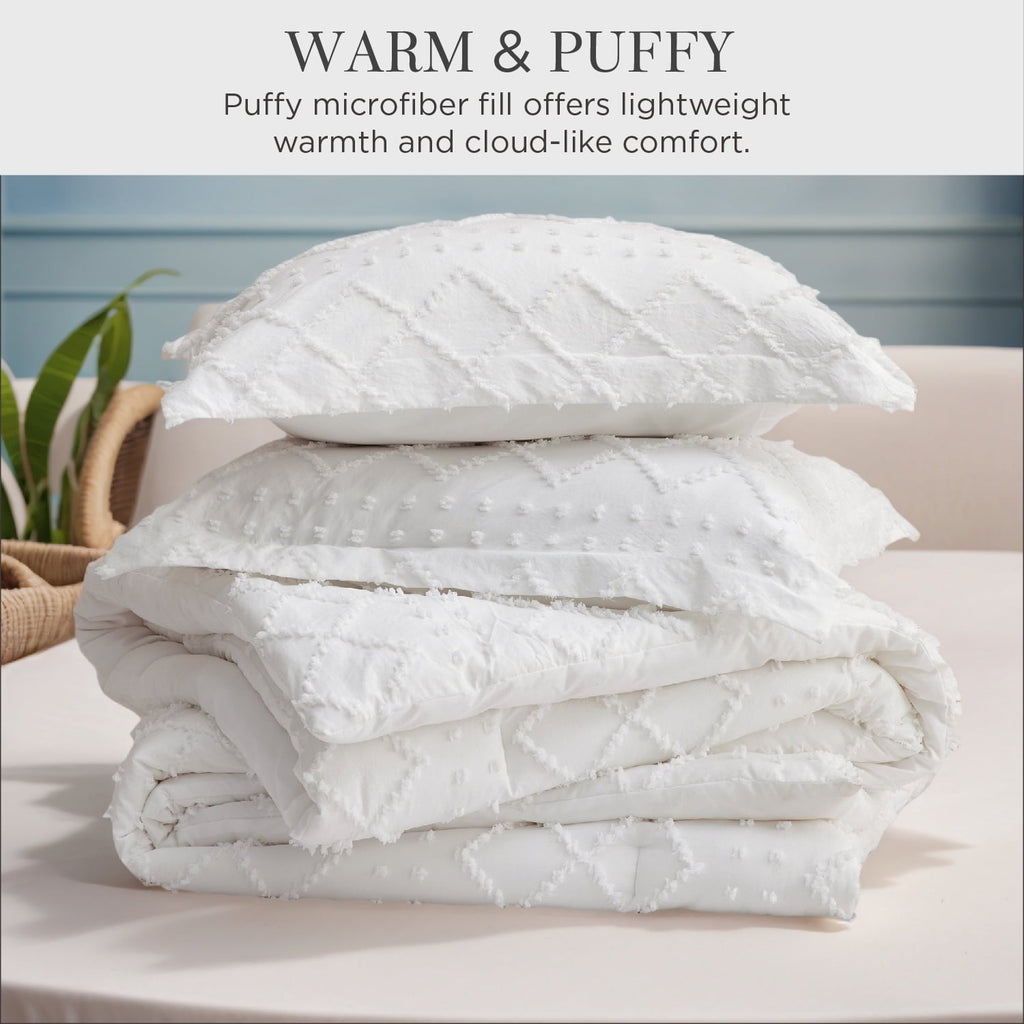 Luxurious Quilted Queen Comforter Set, Boho Tufted Shabby Chic Bedding Comforter Set, 3 Pieces Farmhouse Bed Set for All Seasons, White... - Hypoallergenic Ultra-Fluffy Quilt for Winter Detail