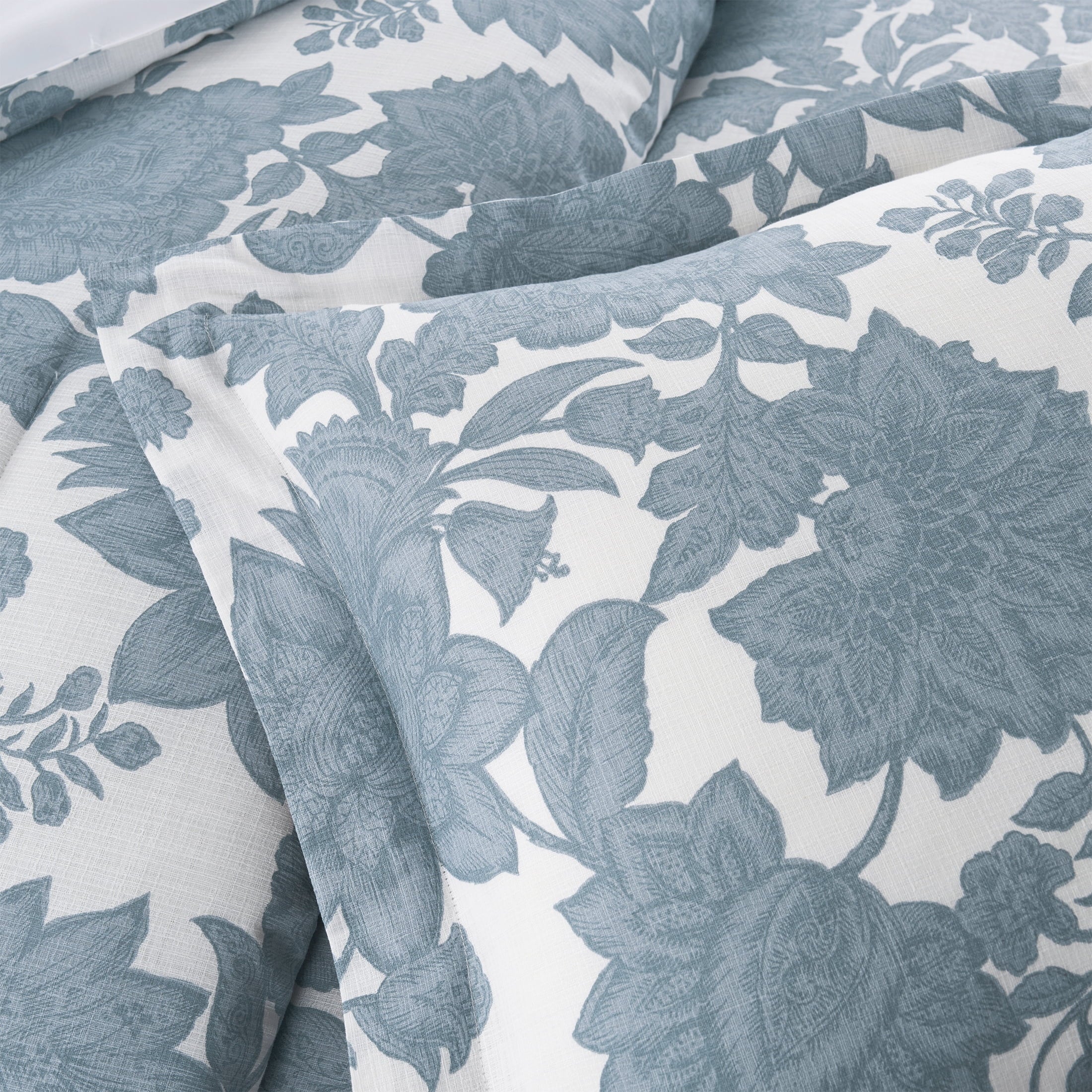 Heavyweight Warmth Veronica 3-Piece Blue Floral Cotton Slub Comforter Set, King - Luxurious Quilted Duvet Cover Set Detail