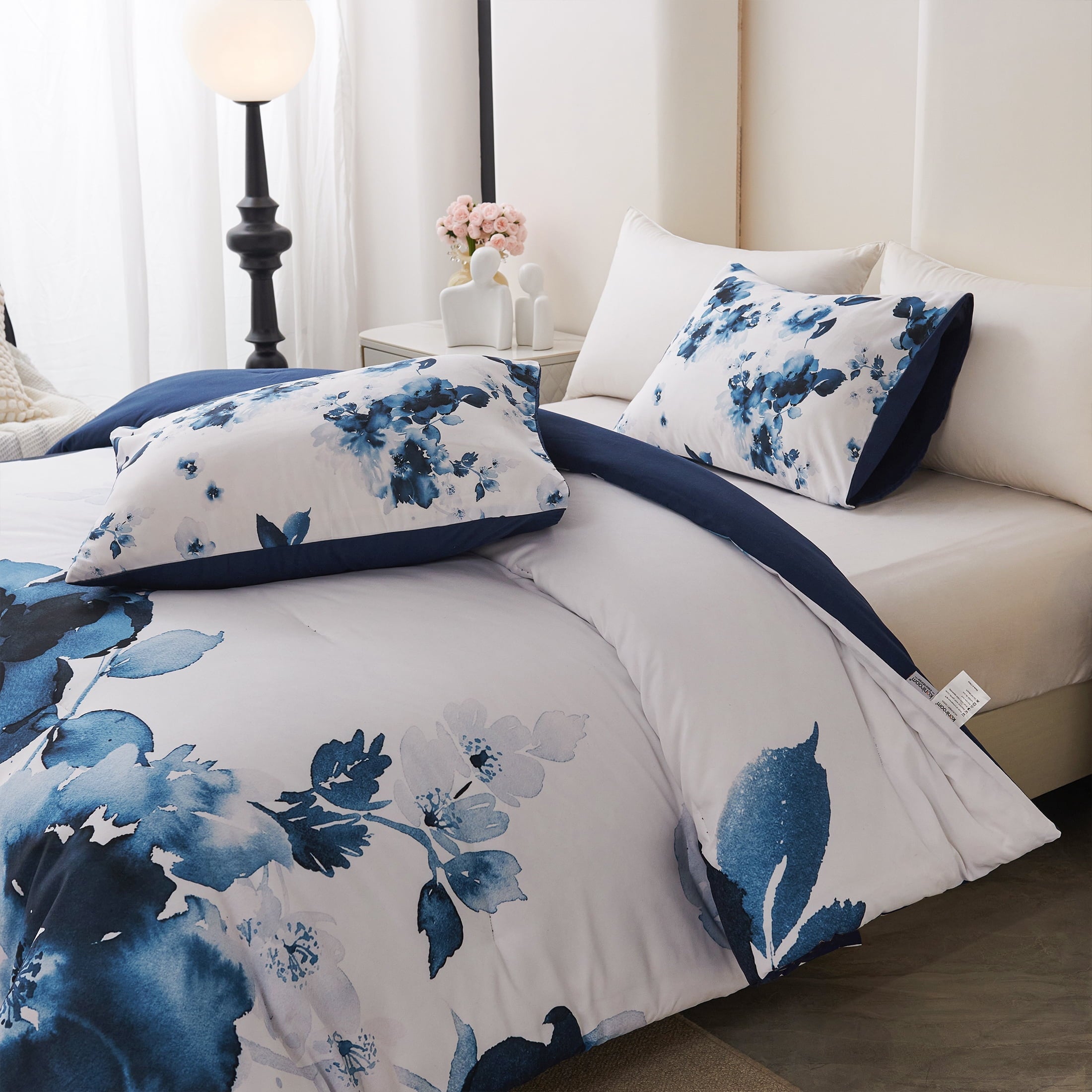 All-Season 3 Pieces Blue and White Floral Comforter Set King Size, Flower Bedding with Watercolor Flowers Pattern for Women, Rev... - Cloud-Like Soft Lightweight Bed Comforter Detail