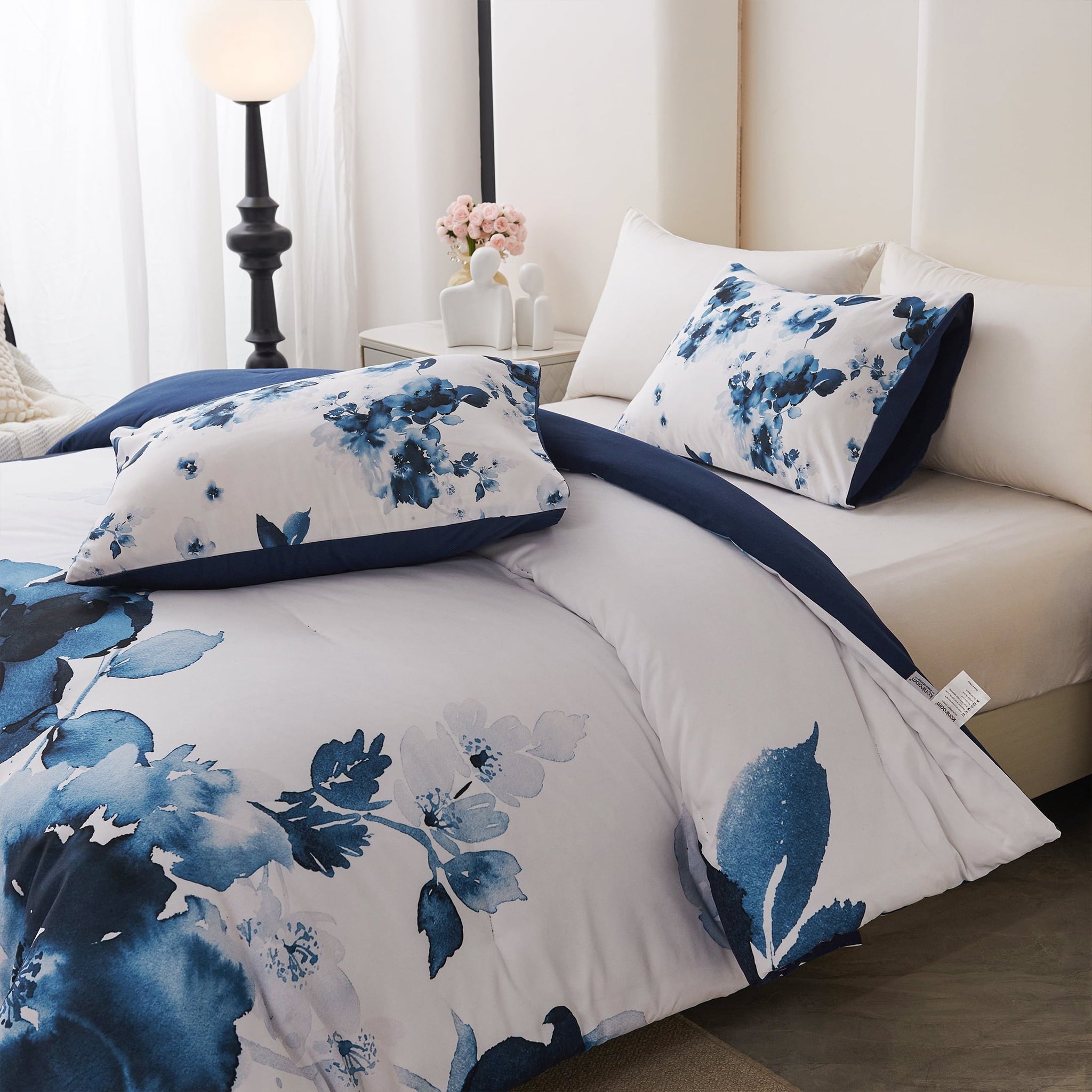 All-Season 3 Pieces Blue and White Floral Comforter Set King Size, Flower Bedding with Watercolor Flowers Pattern for Women, Rev... - Cloud-Like Soft Lightweight Bed Comforter Detail