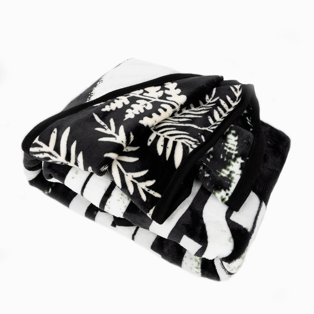 Lightweight Warm Black and White Polyester Throw Blanket, 50" X 60" - Cozy Fleece Throw Blanket for Couch & Bed Detail