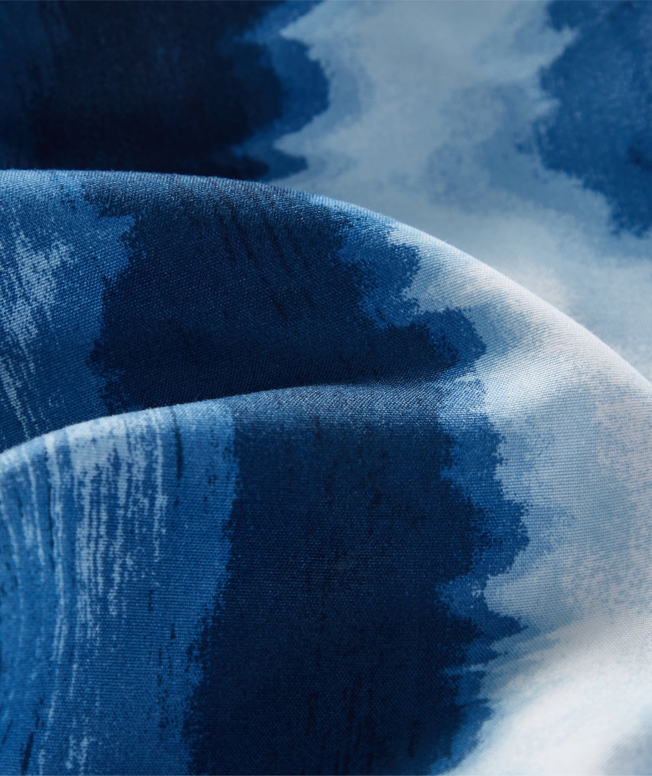 Luxurious Quilted Tie Dye Navy 3 Piece Comforter Set, Full - All-Season Down Alternative Comforter Insert Detail