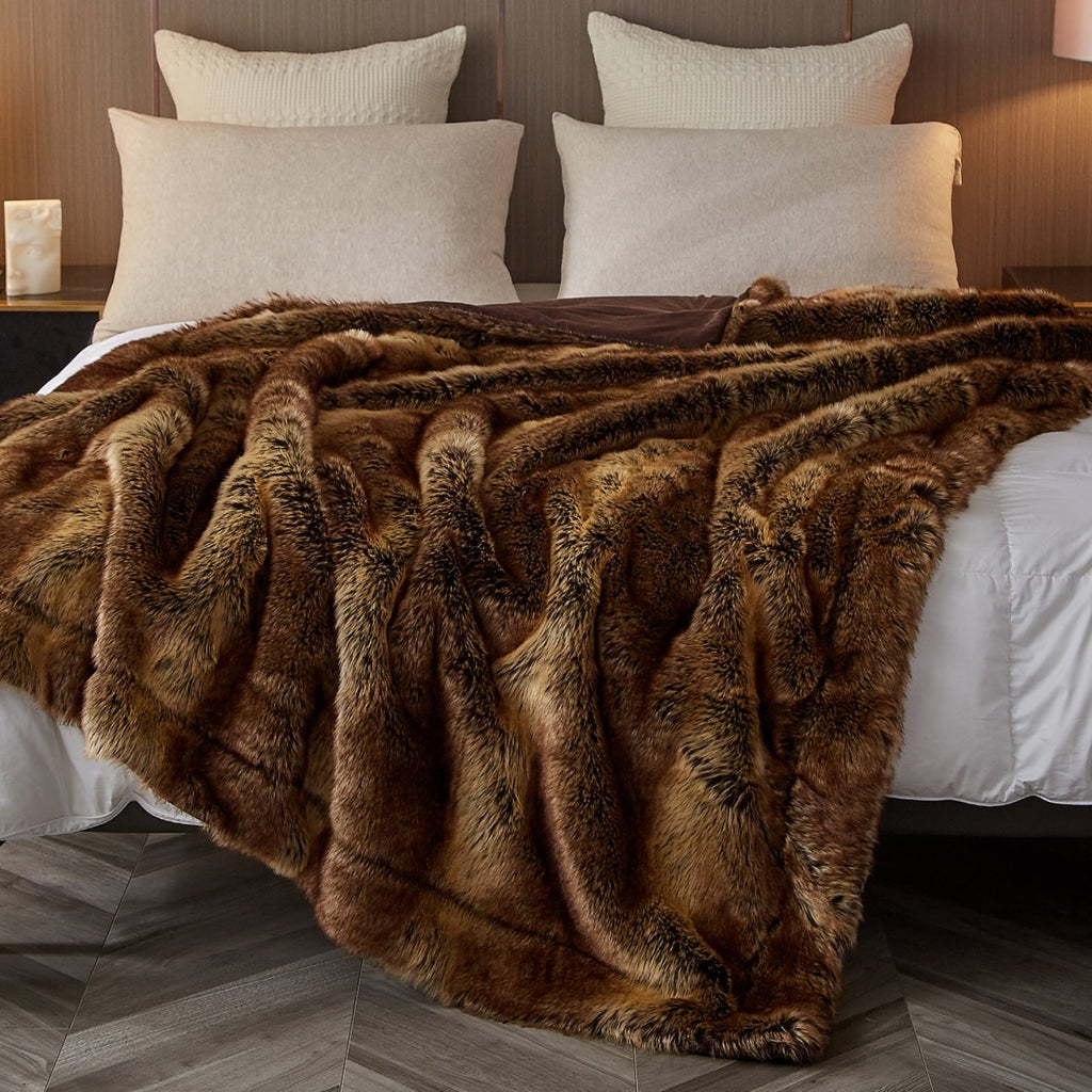 Cozy Fleece Luxury Faux Fur Throw Blanket for Bed Super Thick Warm Long Fluff Fuzzy Blankets for Bedroom Living Room, 60" x 80", ... - Super Soft Reversible Sherpa Flannel Blanket Detail