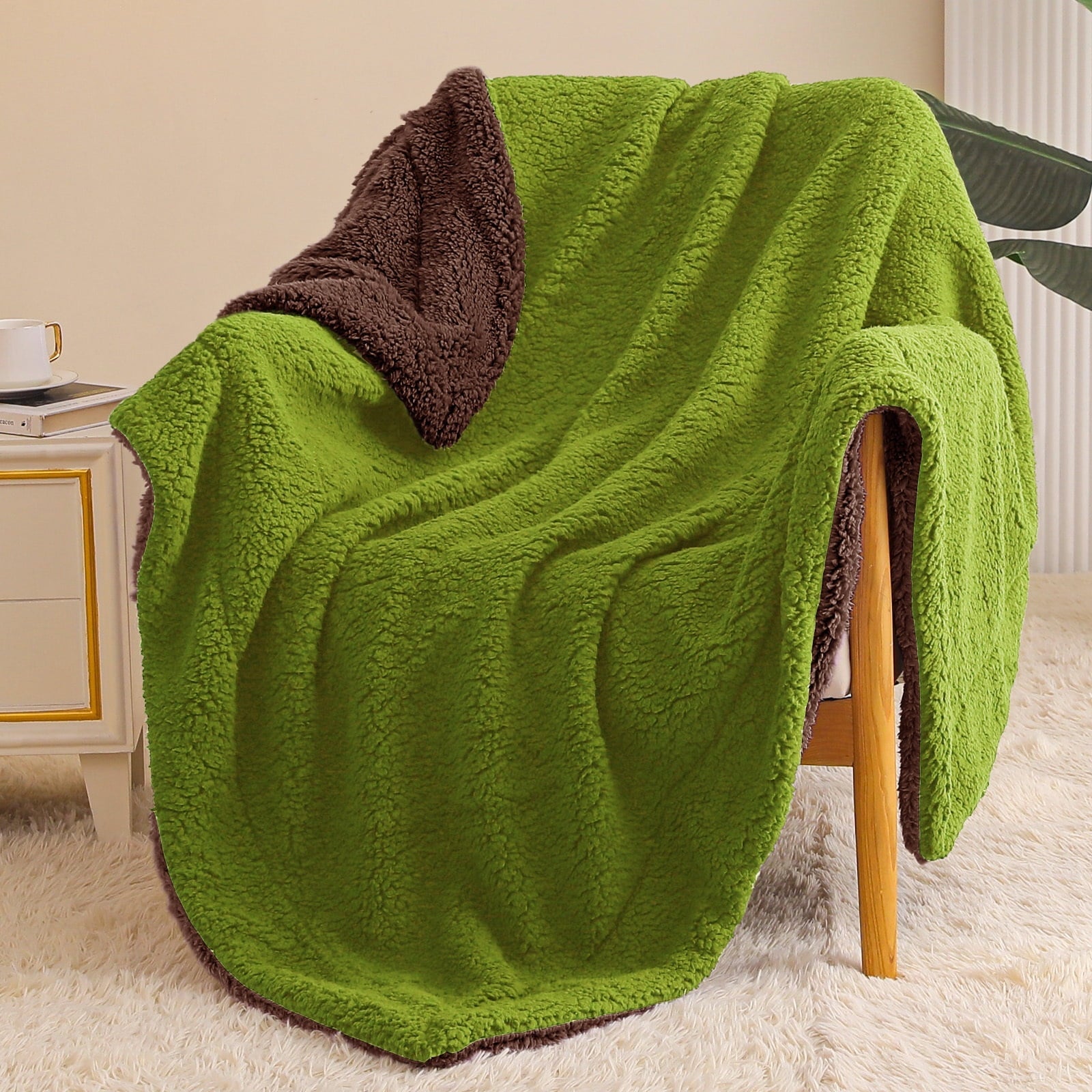 Lightweight Warm Reversible Sherpa Fleece Throw Blanket for Couch, Soft Plush Blanket for Bed Sofa, Warm Fluffy Blankets for All Seaso... - Lightweight Plush Warm Blanket for All Seasons Detail