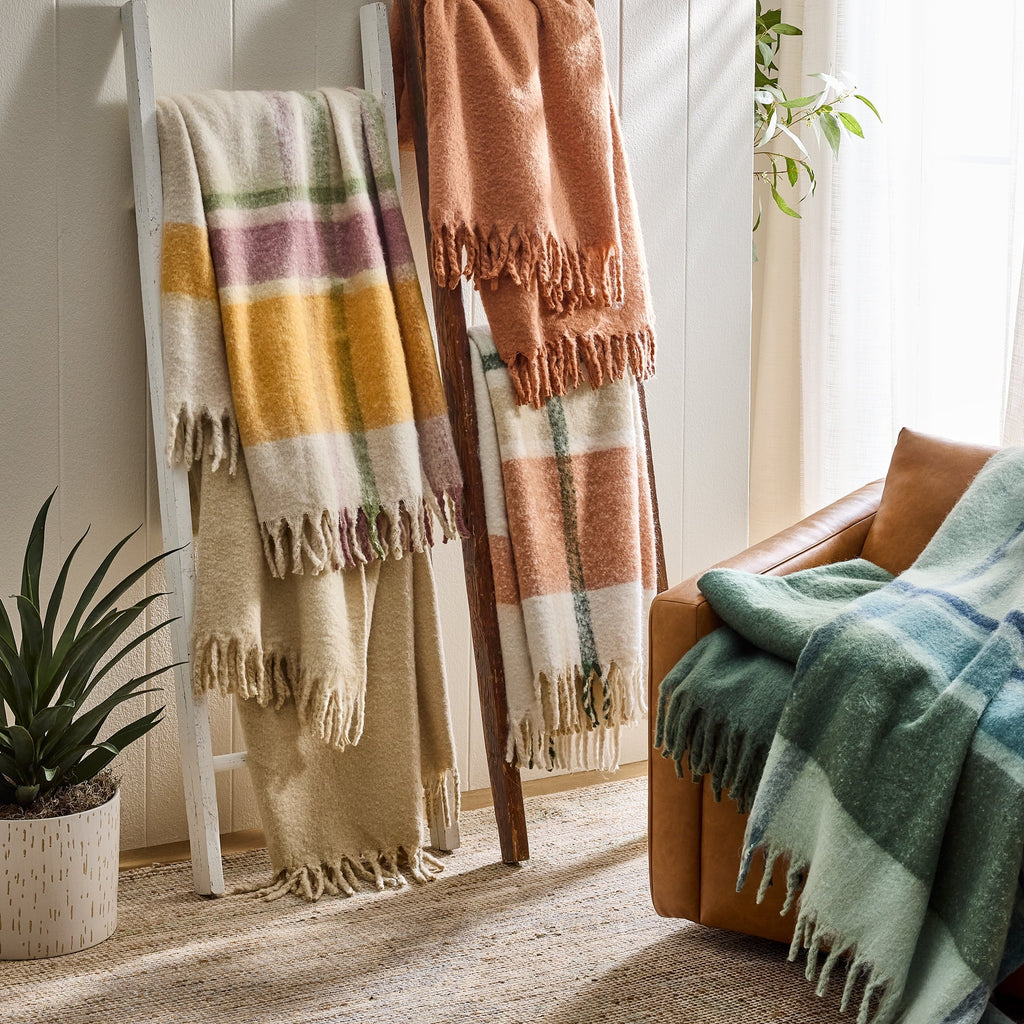 Cozy Fleece Faux Mohair Cozy Couch Throw Blanket Green Plaid, 50x72" - Super Soft Reversible Sherpa Flannel Blanket Detail