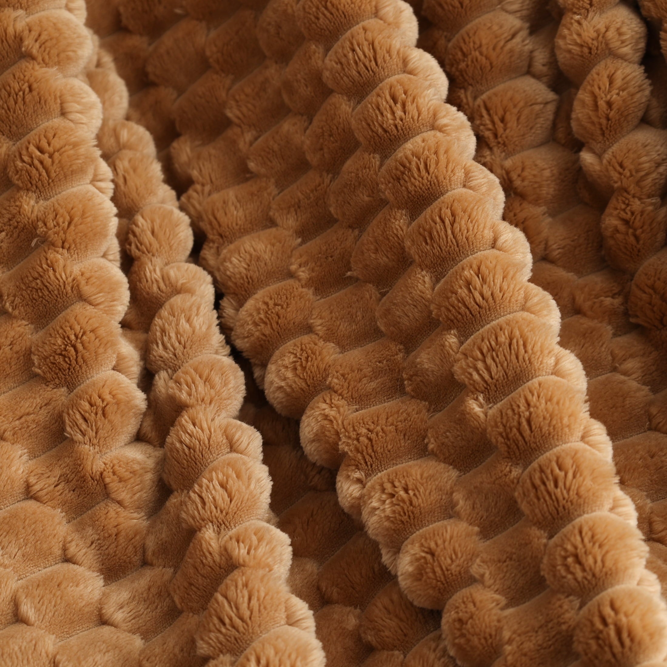 Reversible Sherpa Textured Velvet Plush Oversized Throw Blanket in Dark Caramel - Super Soft Reversible Sherpa Flannel Blanket Detail