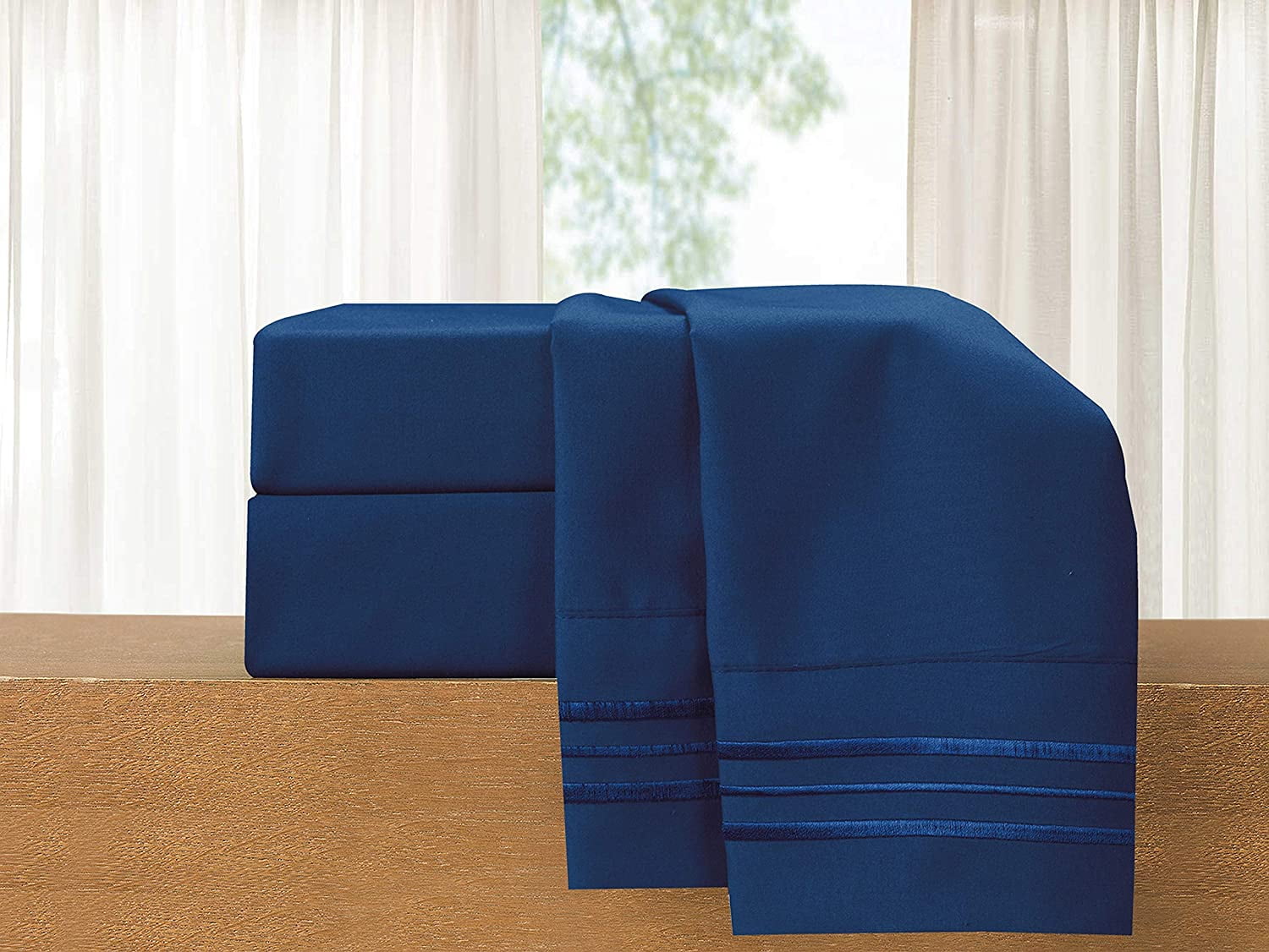 Wrinkle-Resistant 4-Piece Microfiber Bed Sheet Set, Soft & Breathable, Wrinkle & Fade Resistant, Deep Pocket, Queen, Navy Blue - Luxury Bed Sheet Set with Deep Pockets Detail