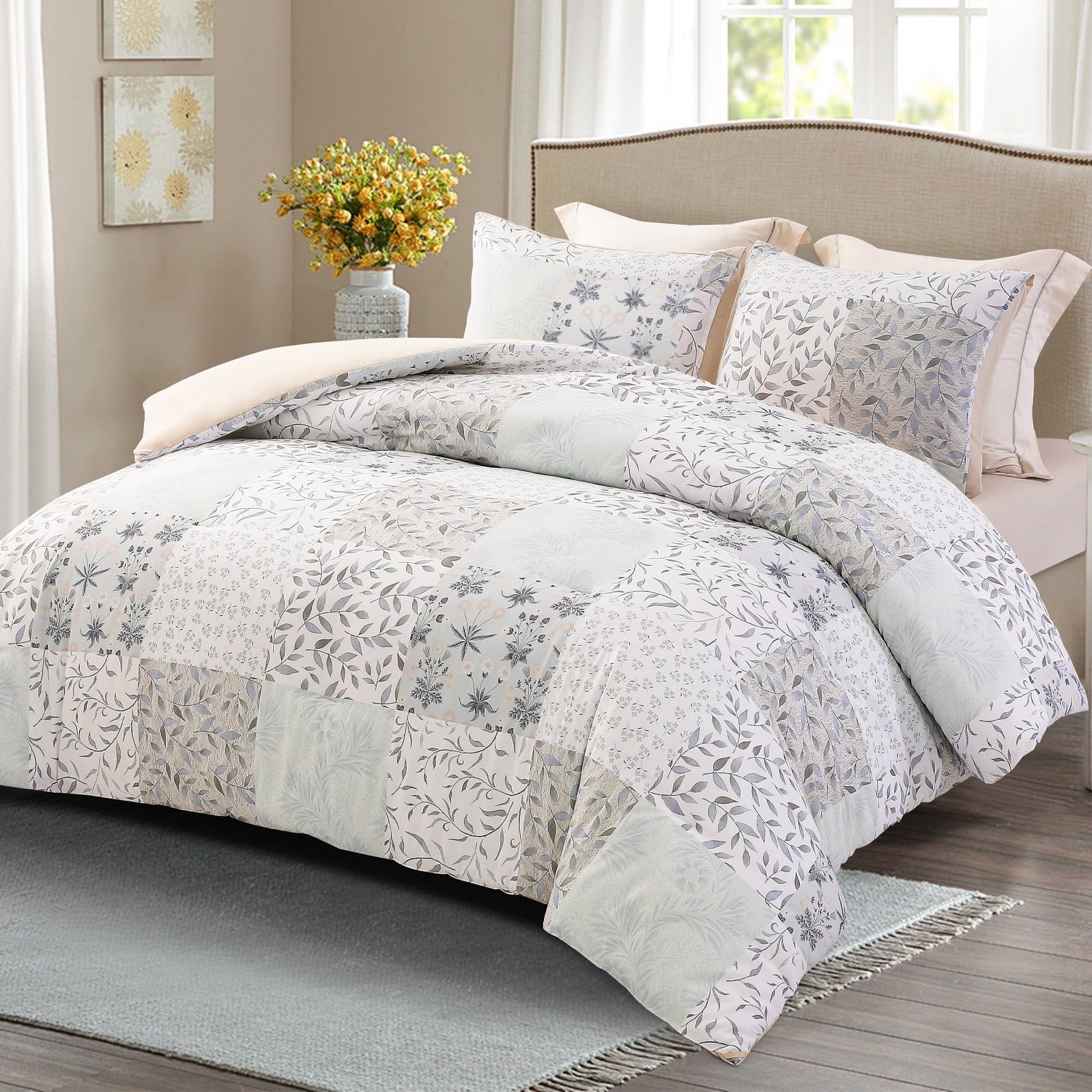 All-Season 3-Piece Patchwork King Size Comforter Set, Microfiber Bedding Down Alternative Comforter for All Seasons with 2 Pillo... - Cloud-Like Soft Lightweight Bed Comforter Detail