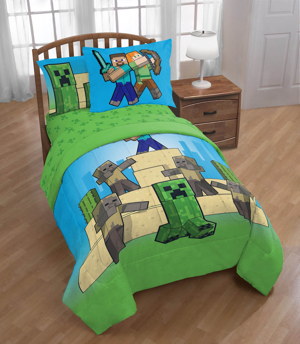 All-Season Desert Mob Action 5 Piece Twin Size Kids Comforter Set with Sham - Gaming Bed Sets for Kids and Teens - All-Season Down Alternative Comforter Insert Detail