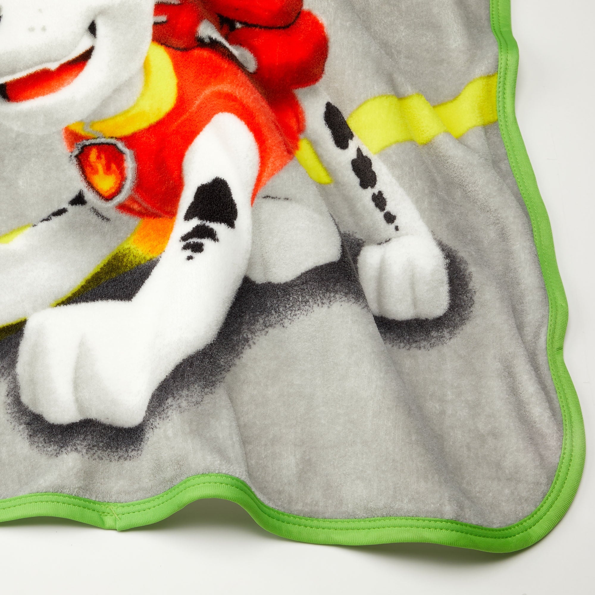 Cozy Fleece Kids Coral Fleece Throw, 46 x60 - Cozy Fleece Throw Blanket for Couch & Bed Detail