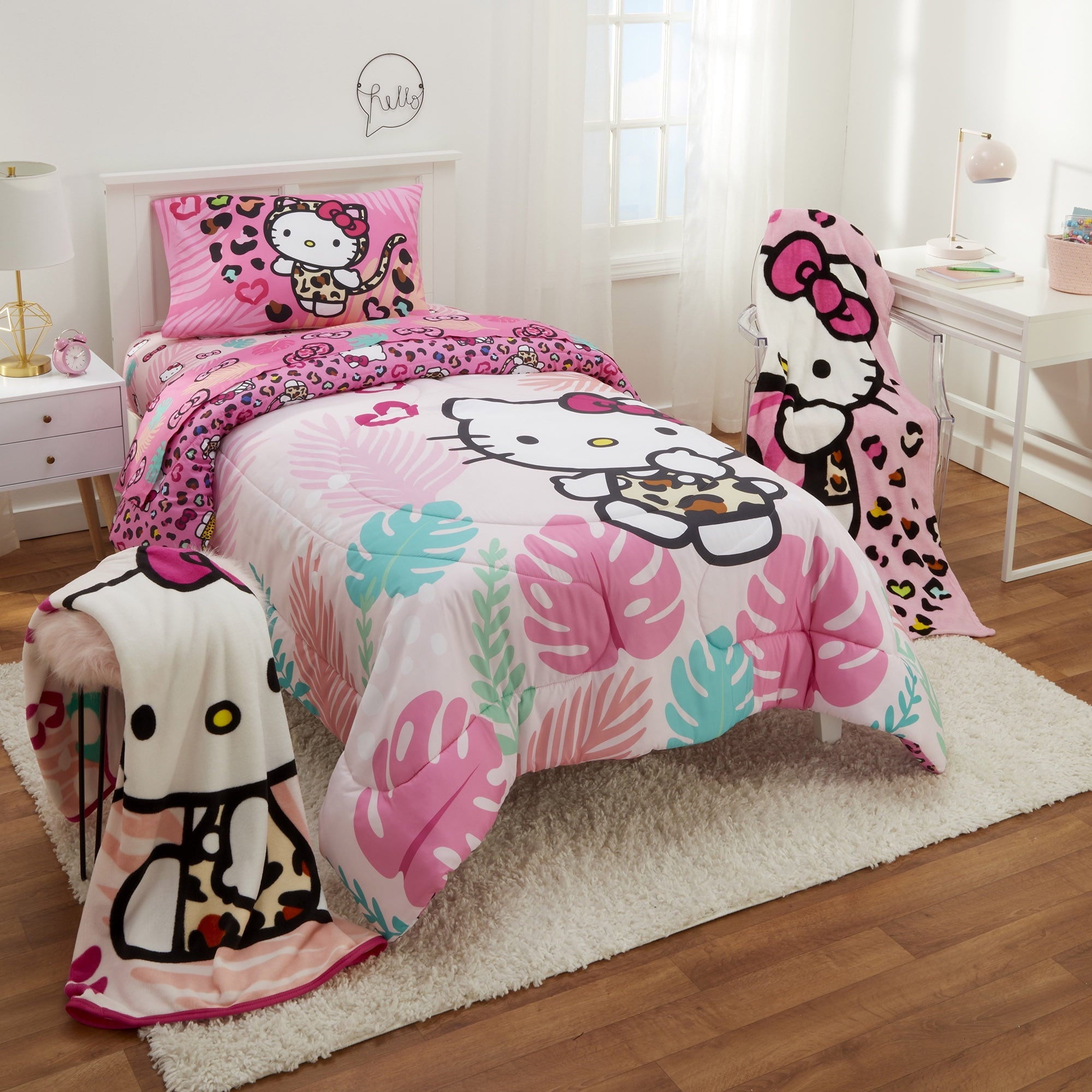 Lightweight Warm Kids Pink White Print Fleece Throw Blanket, 46 x 60 - Lightweight Plush Warm Blanket for All Seasons Detail