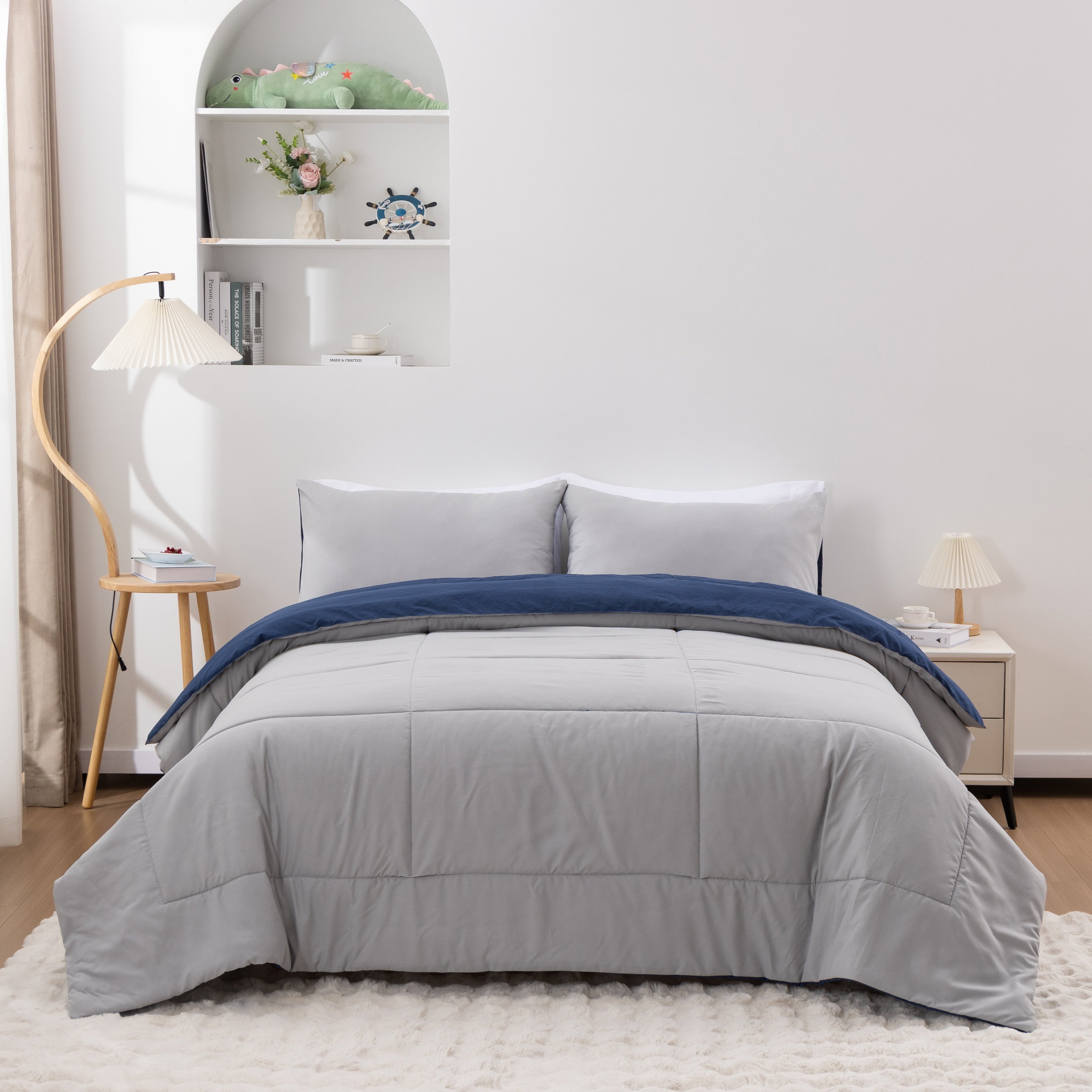 Luxurious Quilted Queen Comforter Set All Season Reversible Bed Set with 2 Pillow Cases 3 Pieces Bedding Sets Down Alternative Blue/Gra... - All-Season Down Alternative Comforter Insert Detail