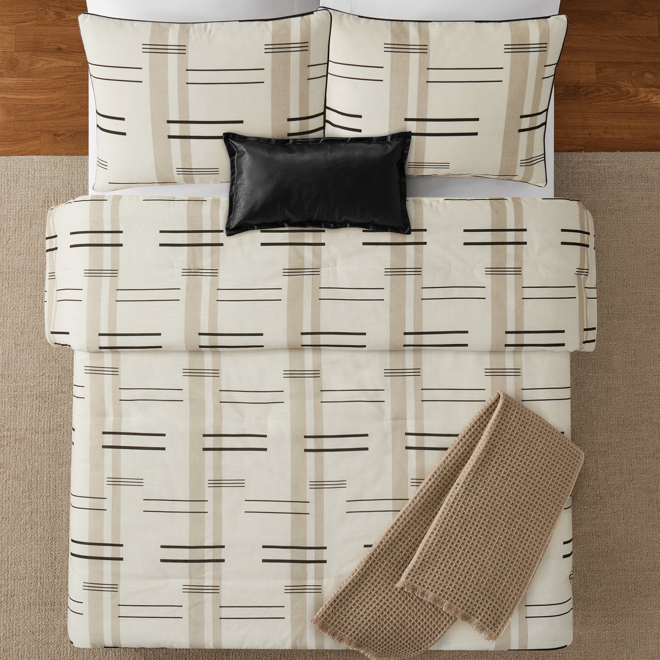 Fluffy Down Alternative Full/Queen Comforter Set, All-Season, 5-Piece, Tan Modern - All-Season Down Alternative Comforter Insert Detail