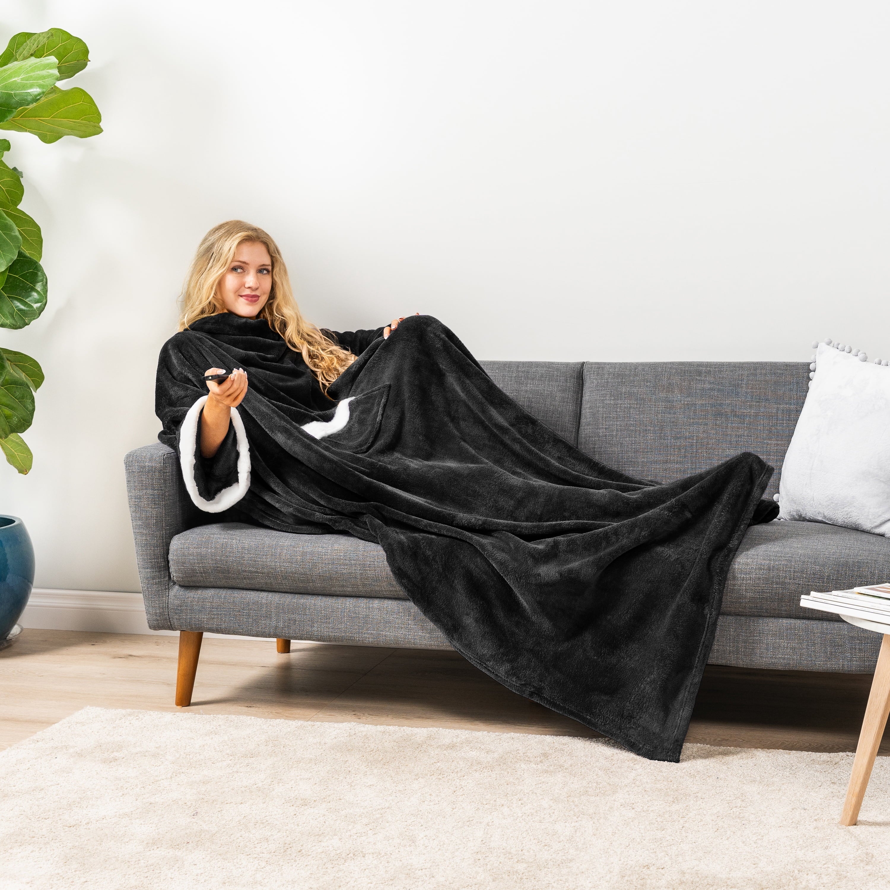 Super Soft Flannel Fleece Blanket with Sleeves for Women Men Adults, Wearable Blanket Warm Soft Plush, Snuggle Pocket Sleeved TV Throw W... - Super Soft Reversible Sherpa Flannel Blanket Detail