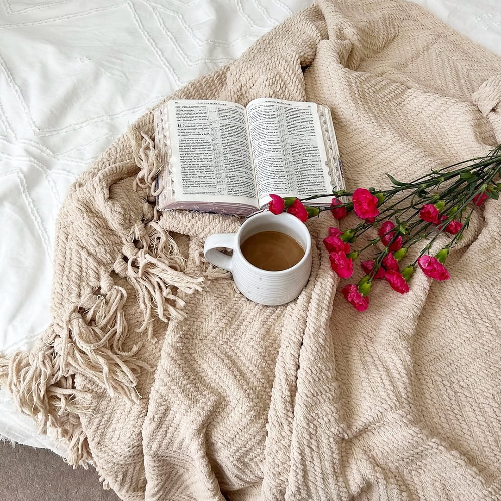 Reversible Sherpa Beige Throw Blanket,Textured Knitted Tan Throws with Tassels,Neutral Sofa Bed Throws,50"x60" - Lightweight Plush Warm Blanket for All Seasons Detail