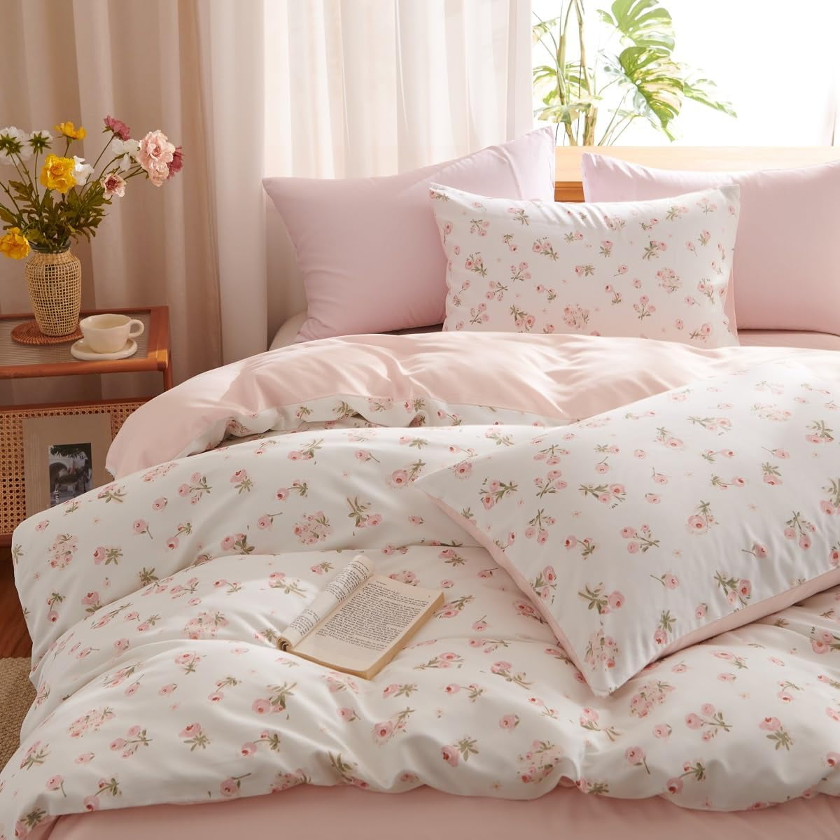 Fluffy Down Alternative Pink loyalty Floral Comforter Queen Sets, 3 Pieces Chic Botanical Pink White Floral Reversible Comforter for All Season - All-Season Down Alternative Comforter Insert Detail
