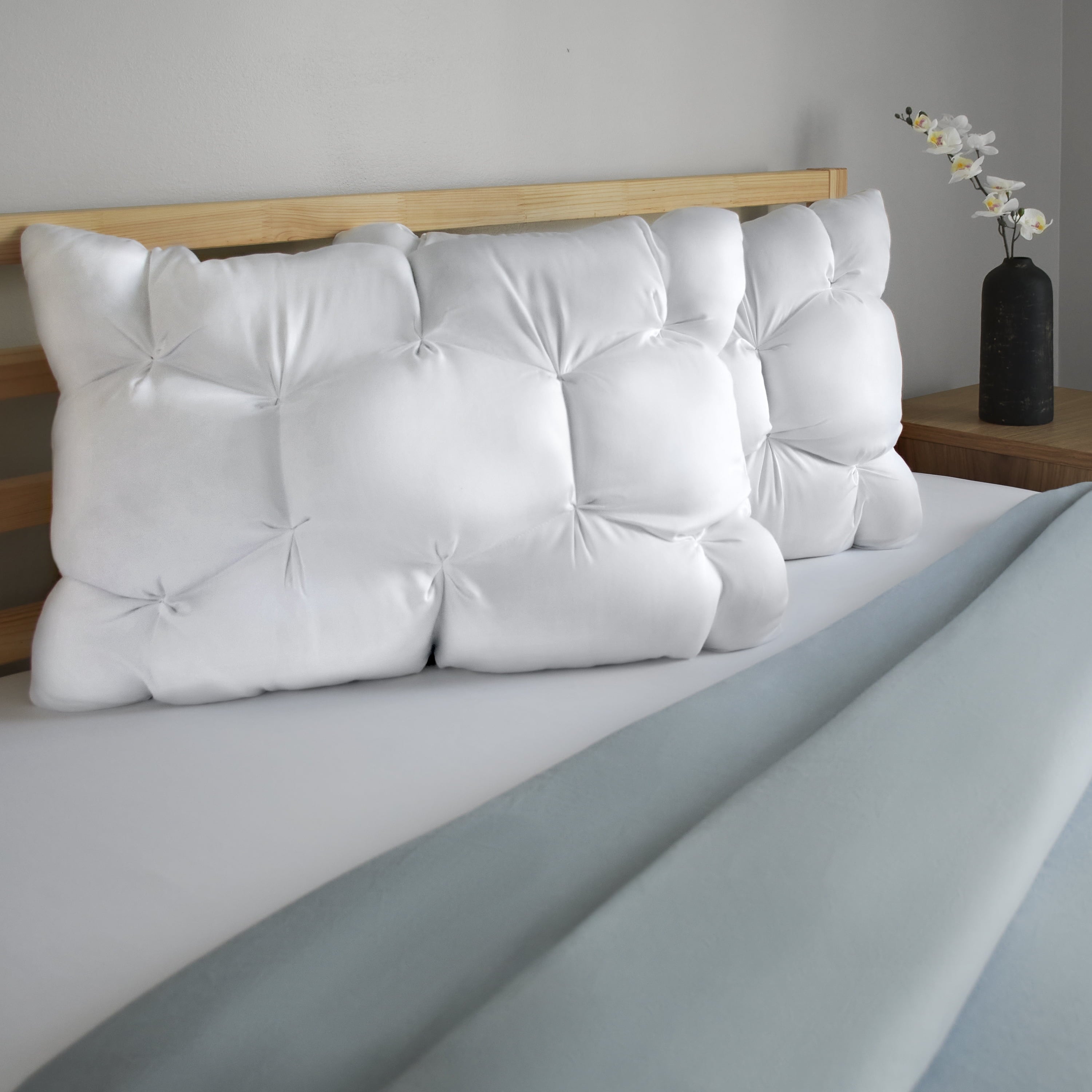 Decorative Plump Down Alternative Cloud Luxe Bed Pillows, Standard/Queen - Adaptive Huggable Core (2 Pack) - Orthopedic Shredded Foam Bed Pillow Set Detail