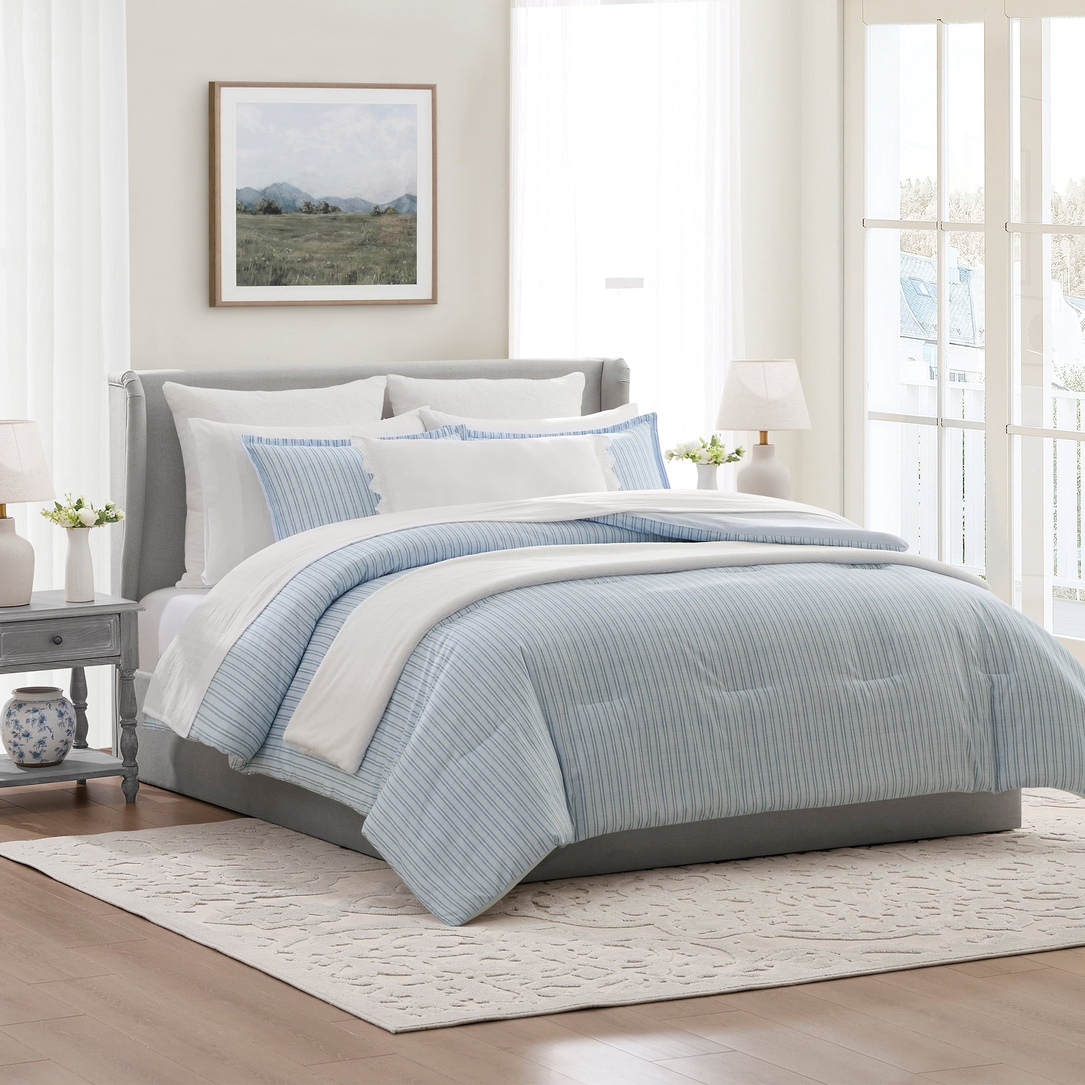 Luxurious Quilted Stripe 11-Piece Comforter Set with Sheets, Blue, Queen - Luxurious Quilted Duvet Cover Set Detail