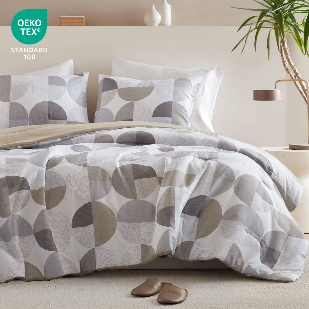 Luxurious Quilted Full/Queen Size Comforter Set, Tan/Gray Bedding Set for All Seasons, 3-Piece Round Geometric Print Bedding Comforter Set - Hypoallergenic Ultra-Fluffy Quilt for Winter Detail