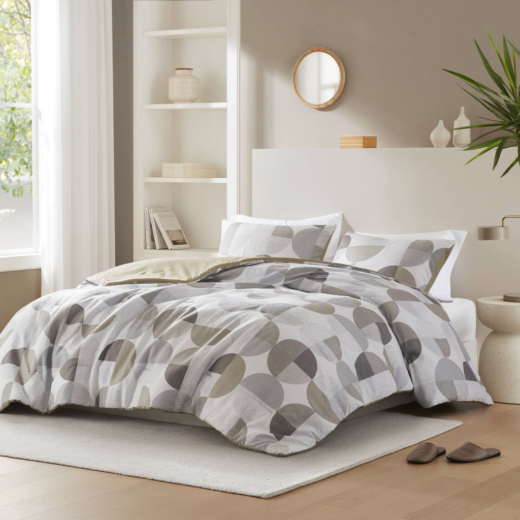 Luxurious Quilted Full/Queen Size Comforter Set, Tan/Gray Bedding Set for All Seasons, 3-Piece Round Geometric Print Bedding Comforter Set - Hypoallergenic Ultra-Fluffy Quilt for Winter Detail